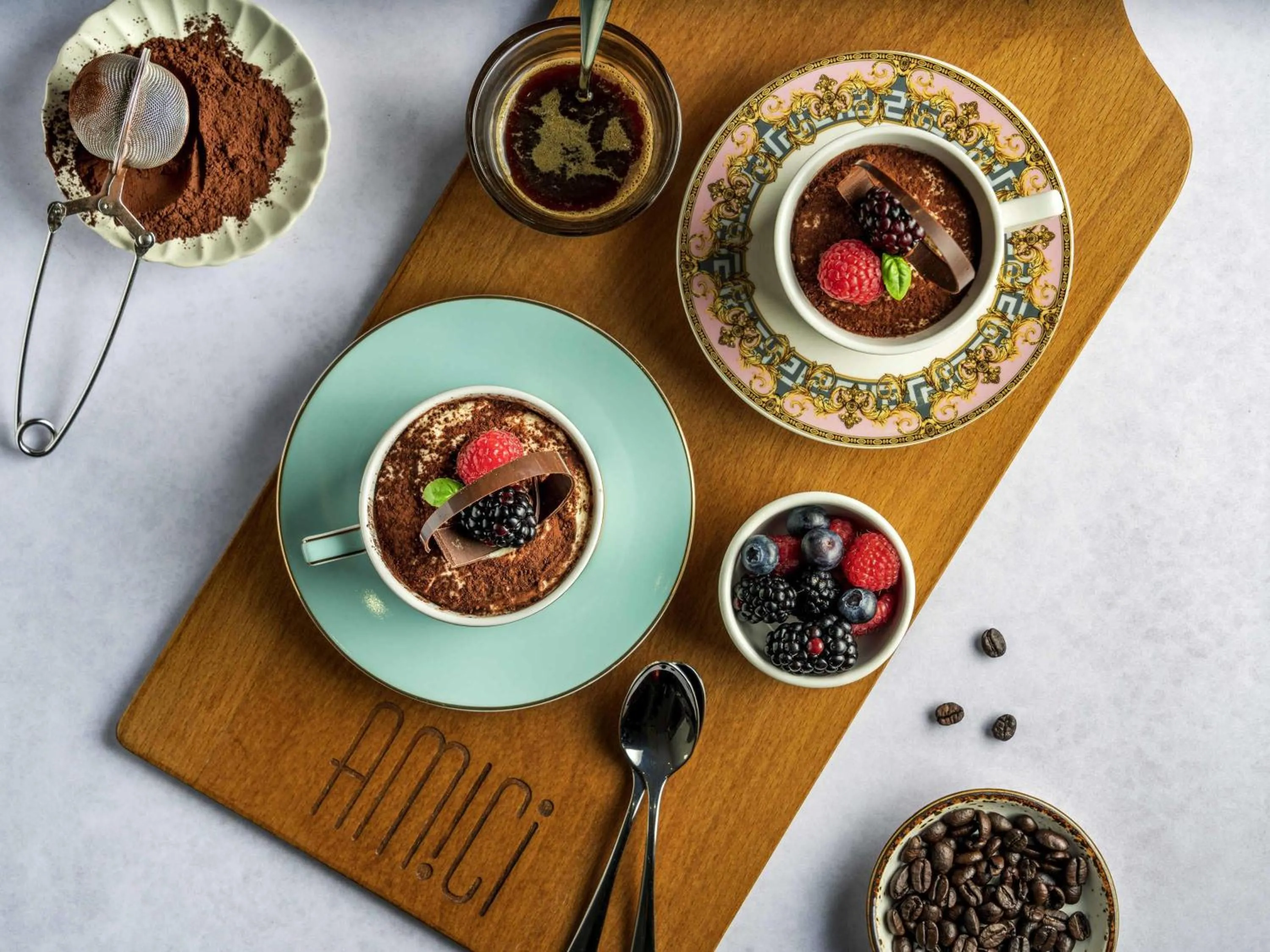 Restaurant/places to eat in ibis Mall Avenue Dubai