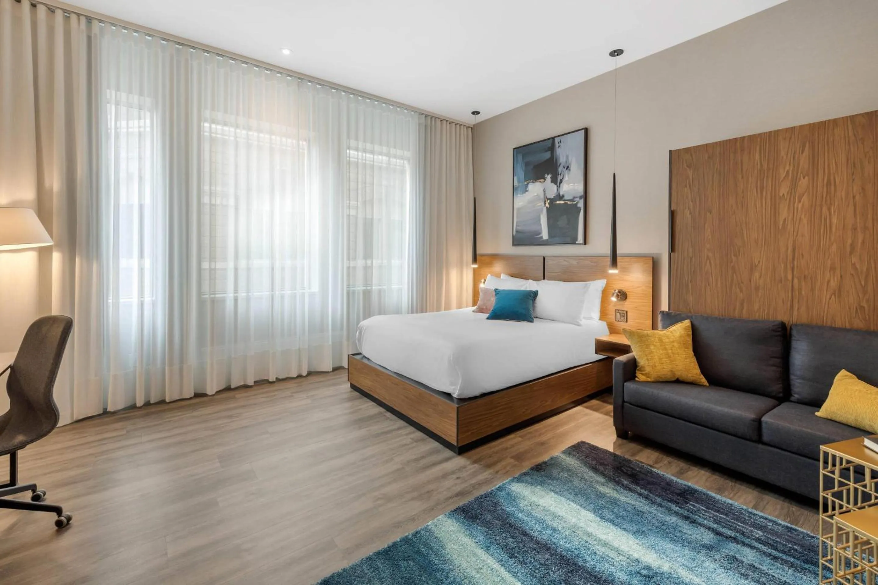 Bedroom, Bed in Hotel Royal William, an Ascend Collection Hotel