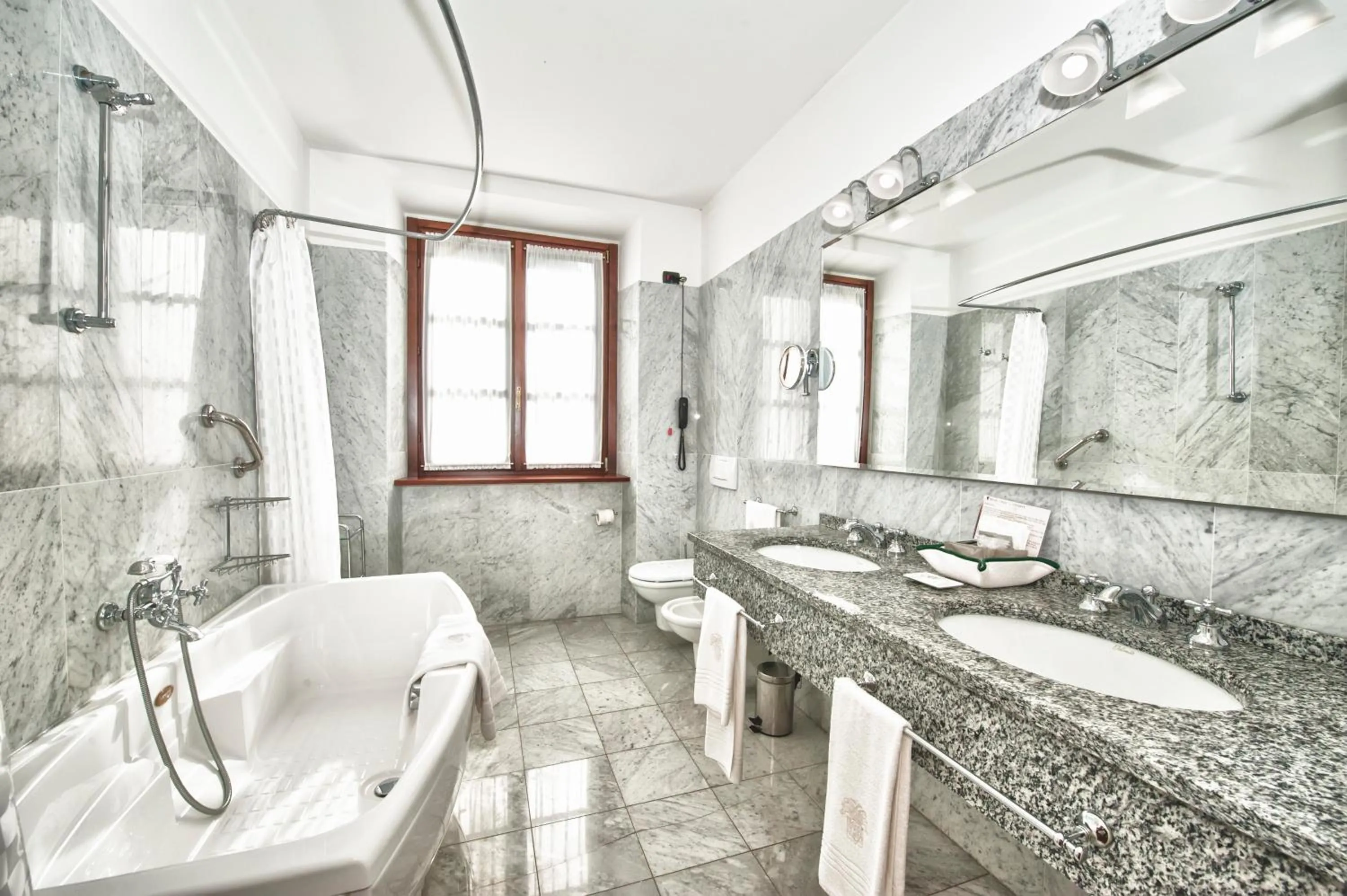 Toilet in Relais Casali della Cisterna