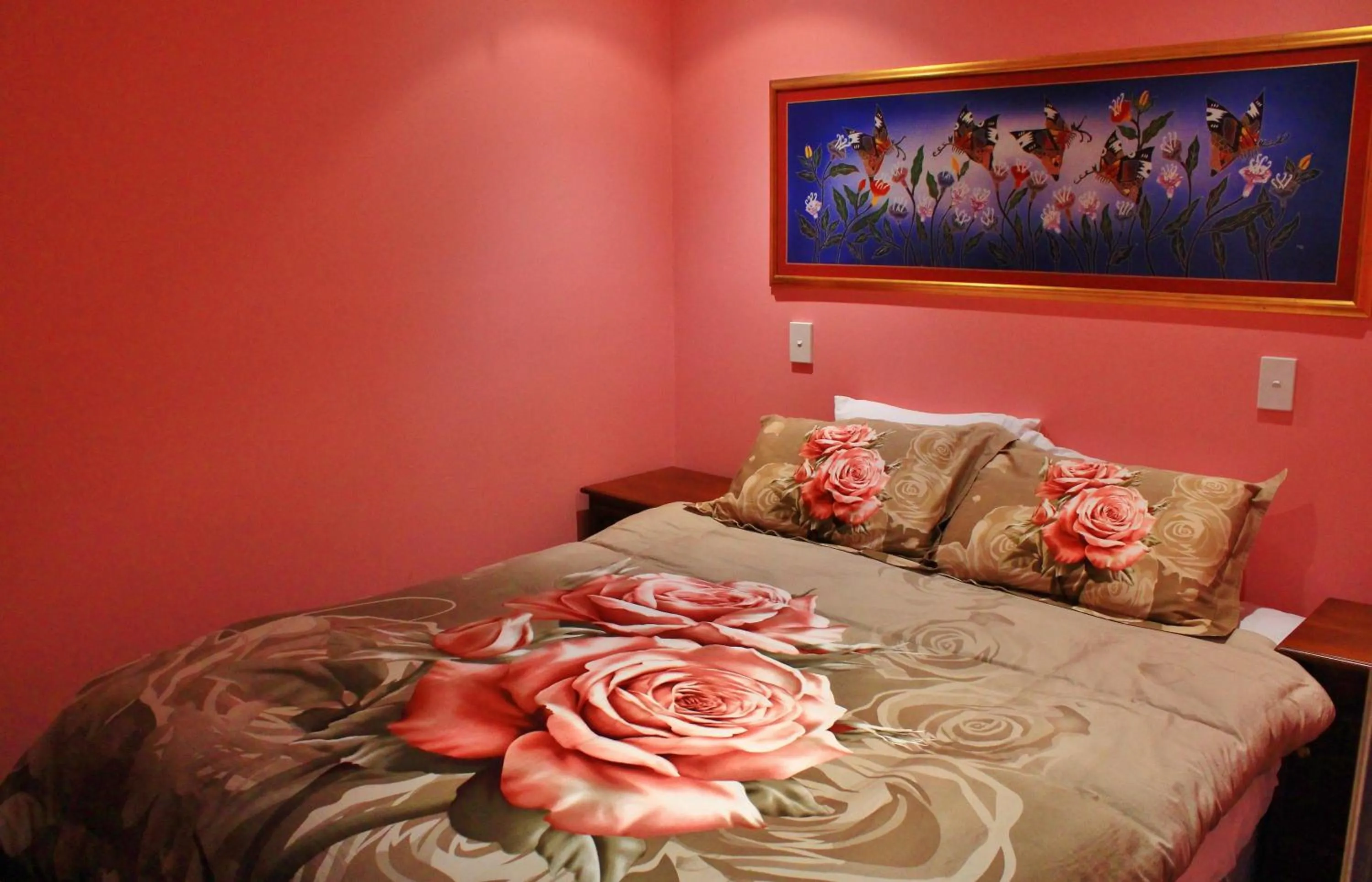 Bed in Hatchers Richmond Manor