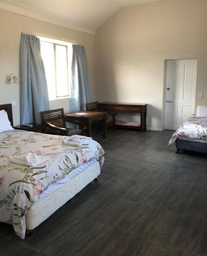 Bed in Hatchers Richmond Manor