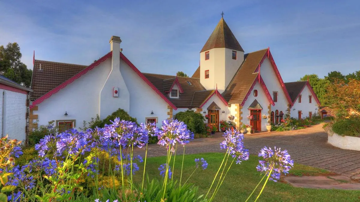 Facade/entrance in Hatchers Richmond Manor