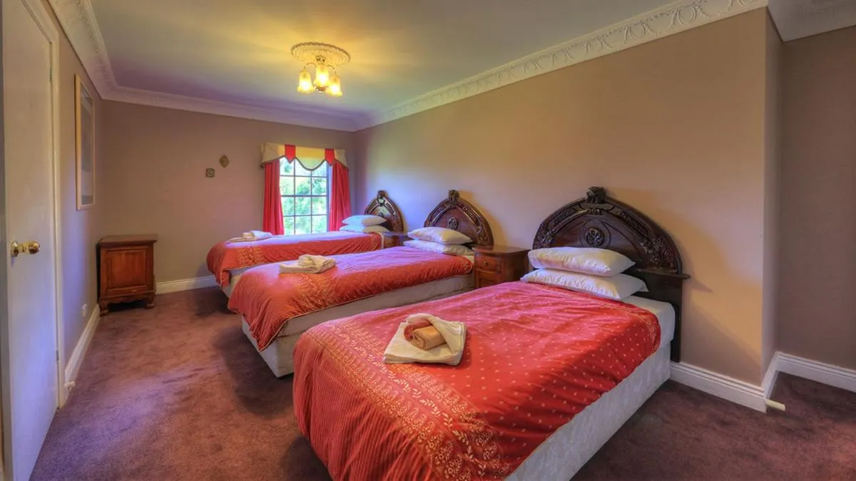 Bed in Hatchers Richmond Manor