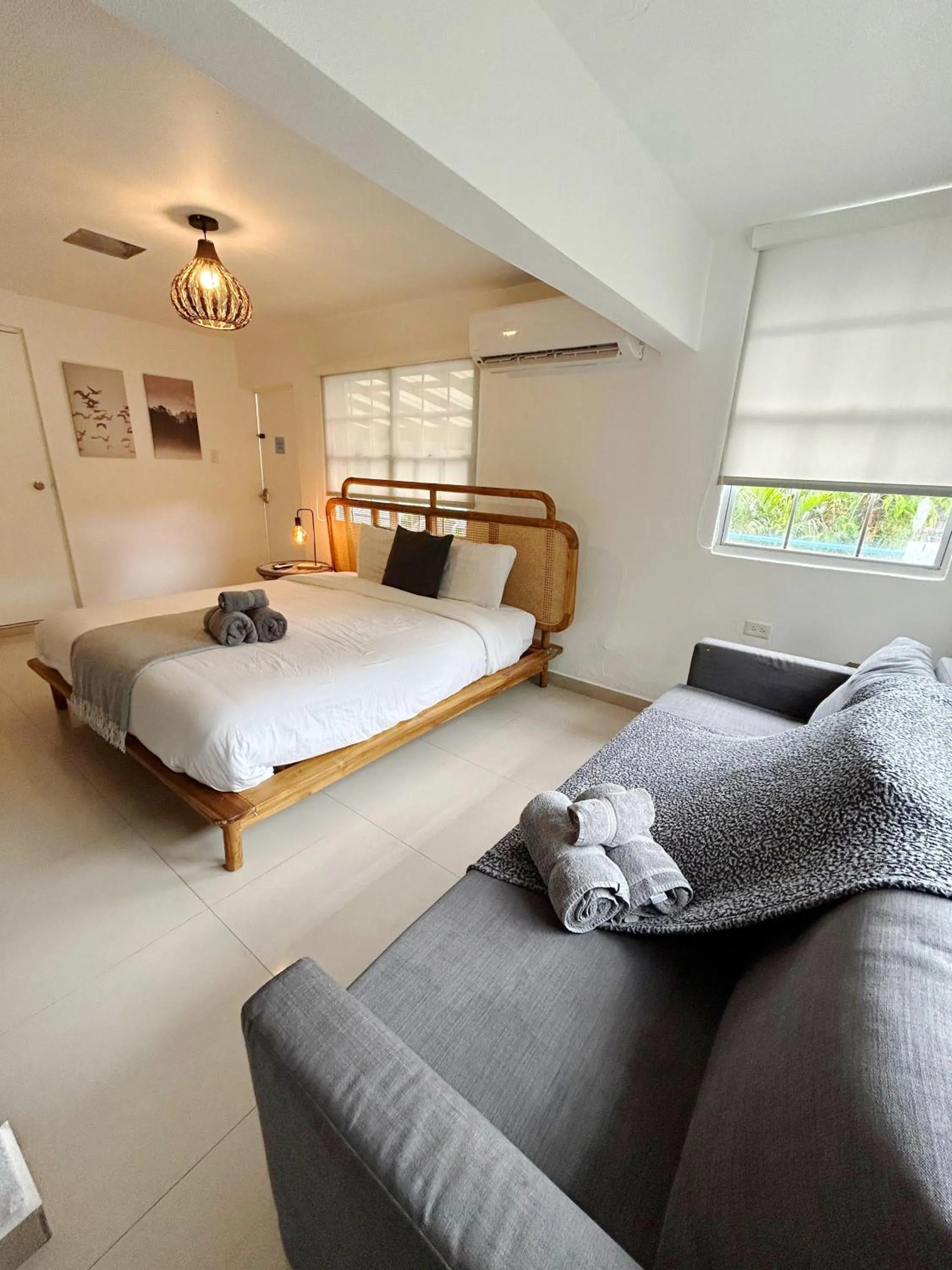 Decorative detail, Bed in The Pelican Poshtel