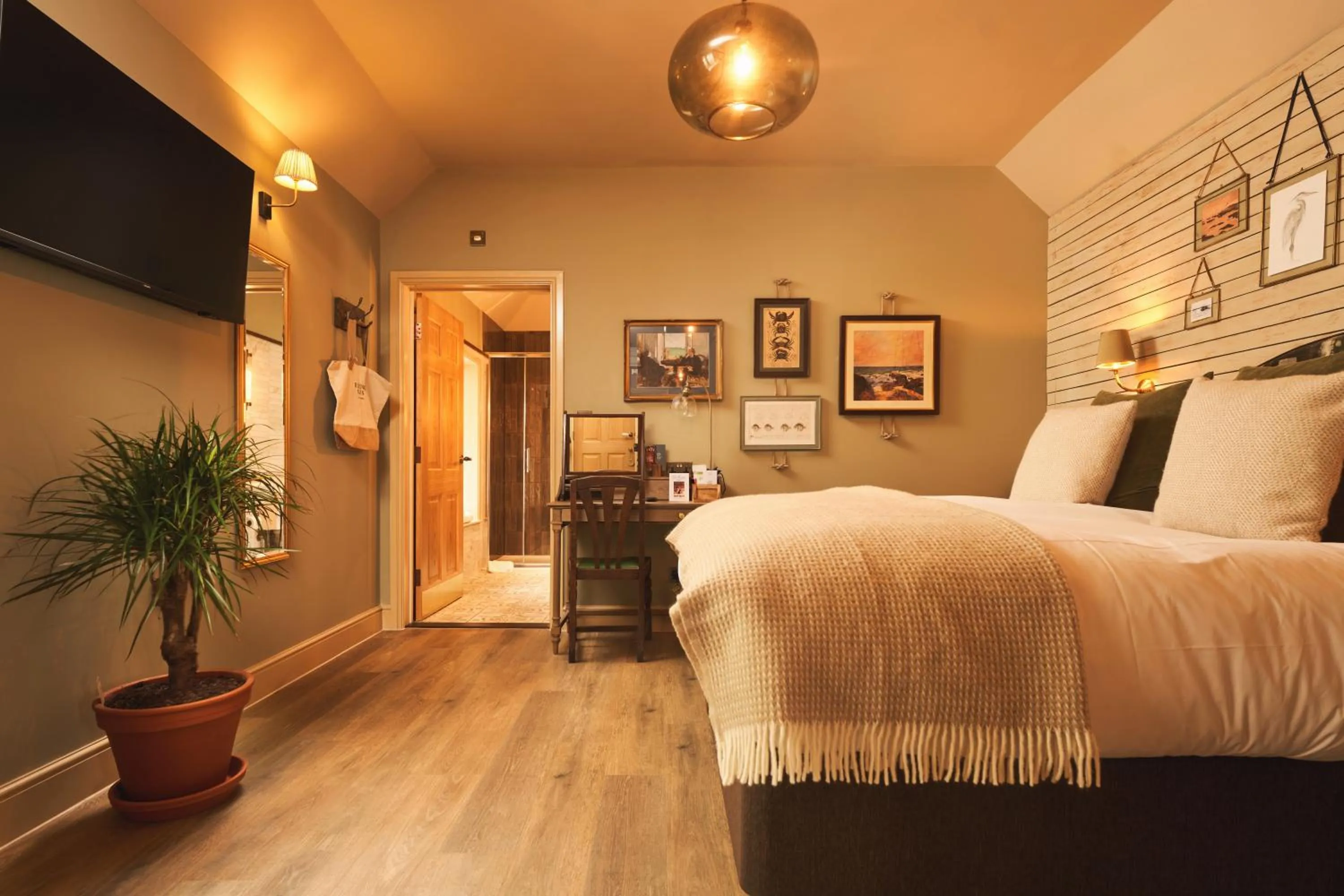 Bed in The Rising Sun