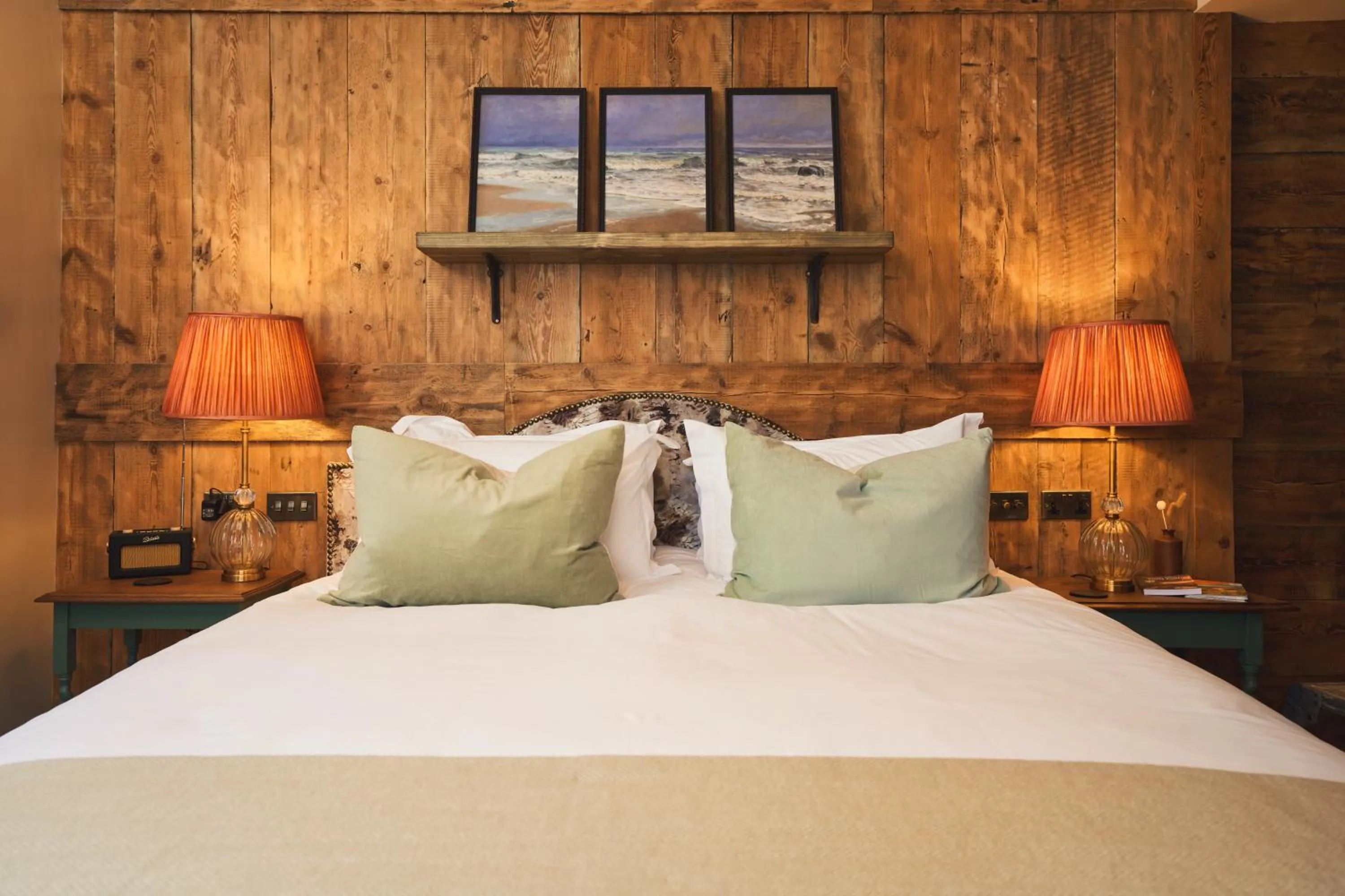 Bedroom, Bed in The Rising Sun