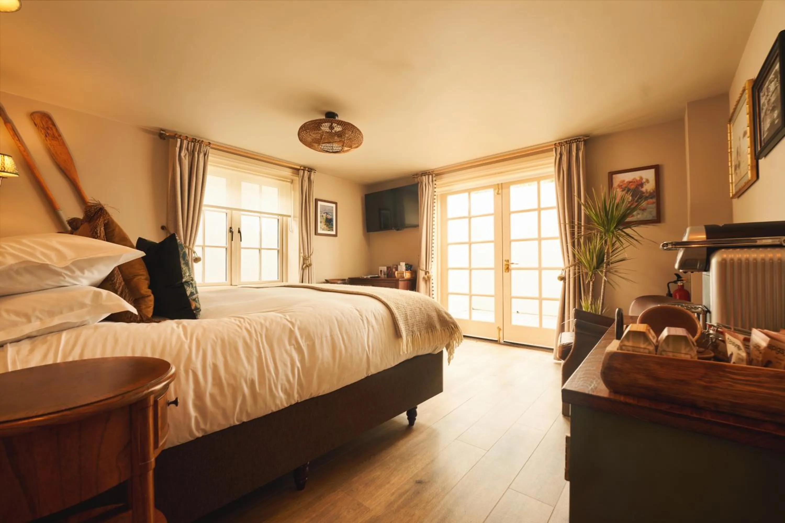 Photo of the whole room, Bed in The Rising Sun