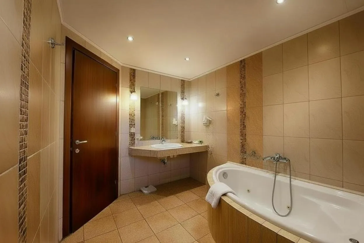 Bath in Hotel Nostos Kastoria