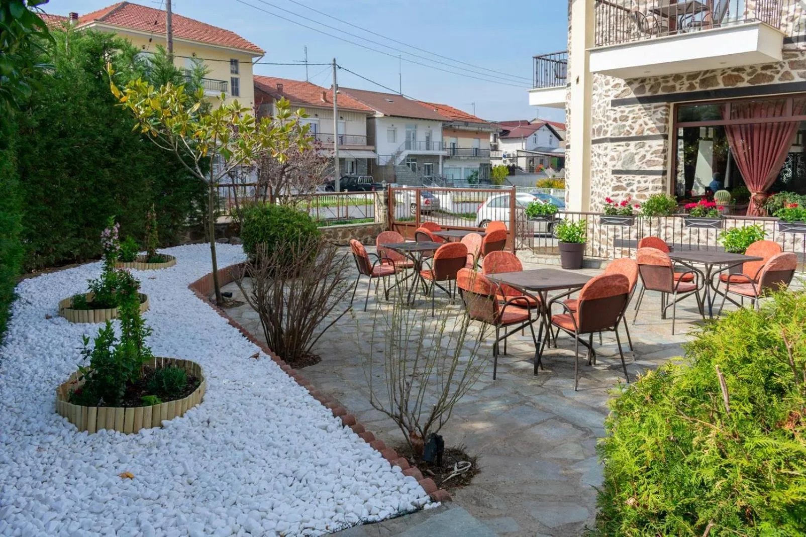 Garden in Hotel Nostos Kastoria