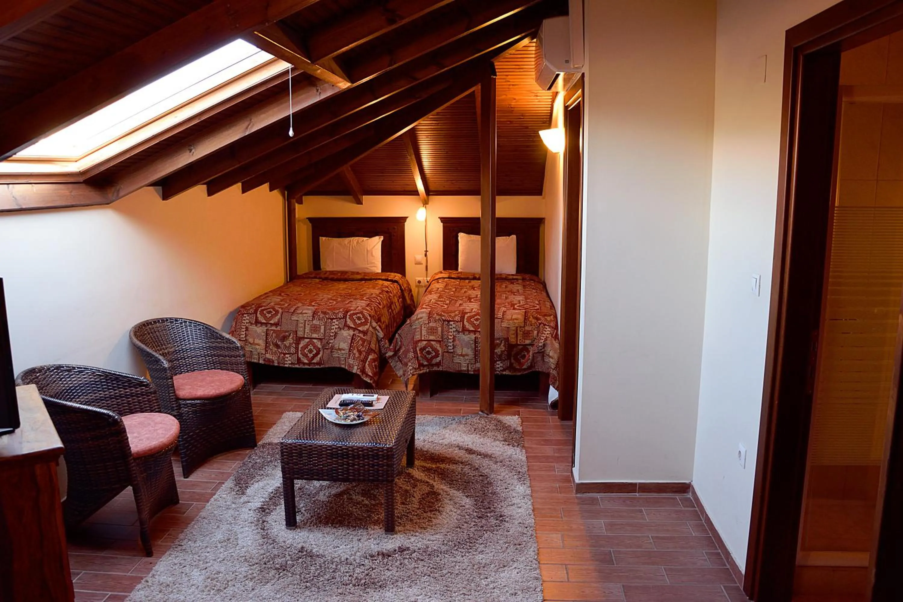 Photo of the whole room, Bed in Hotel Nostos Kastoria