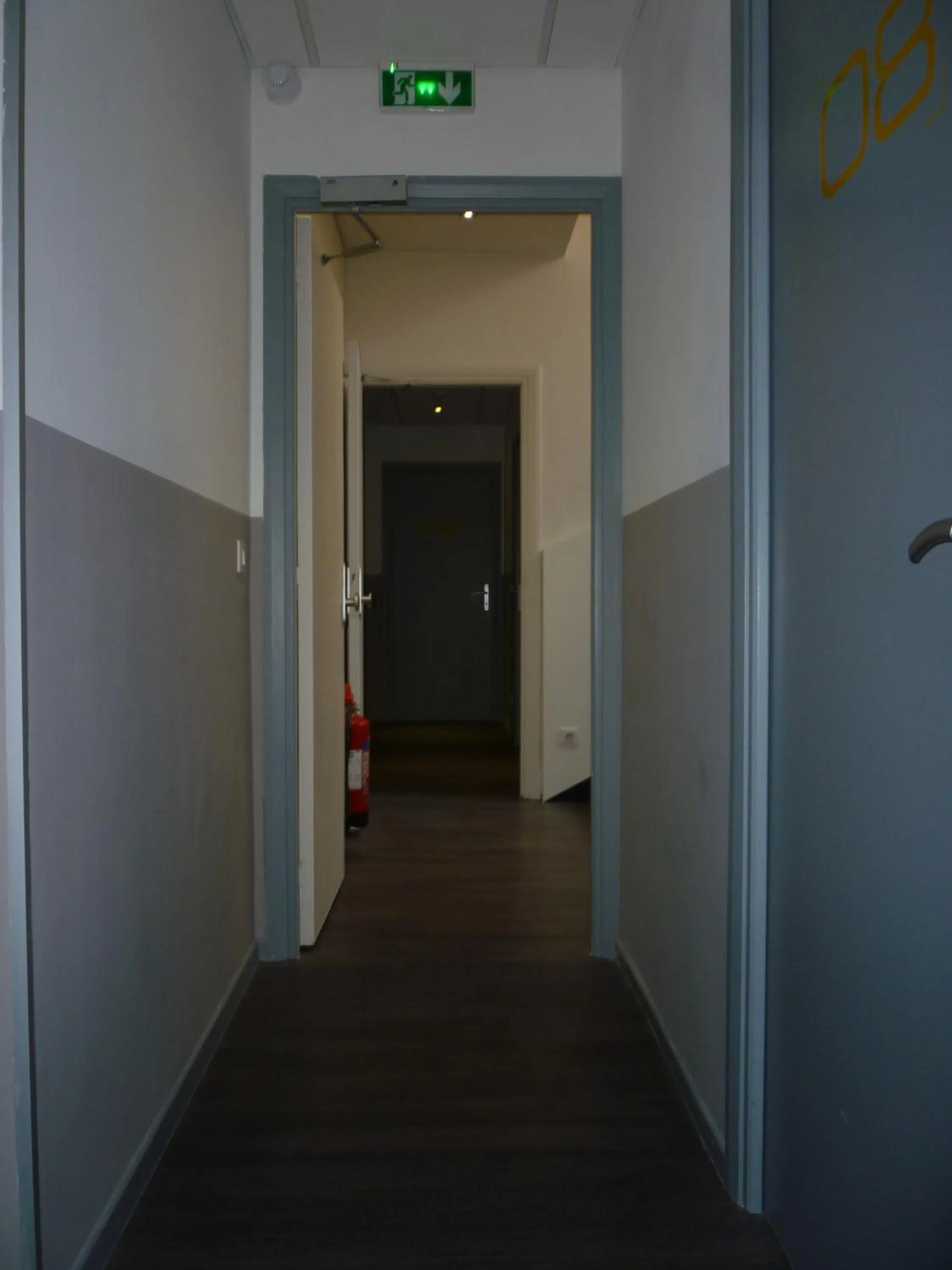 Decorative detail in Hôtel de France