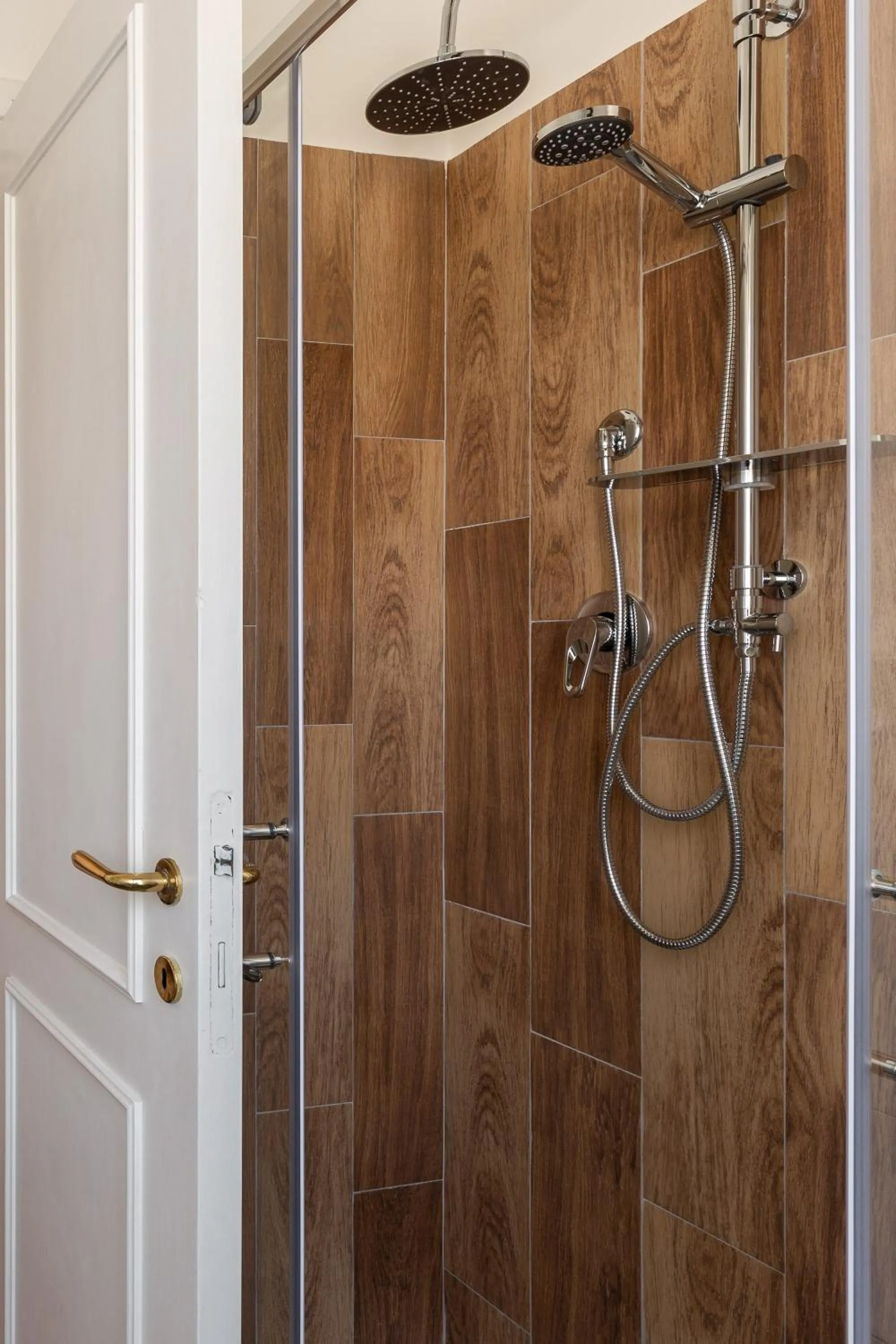 Shower in La Figlia del Capitano