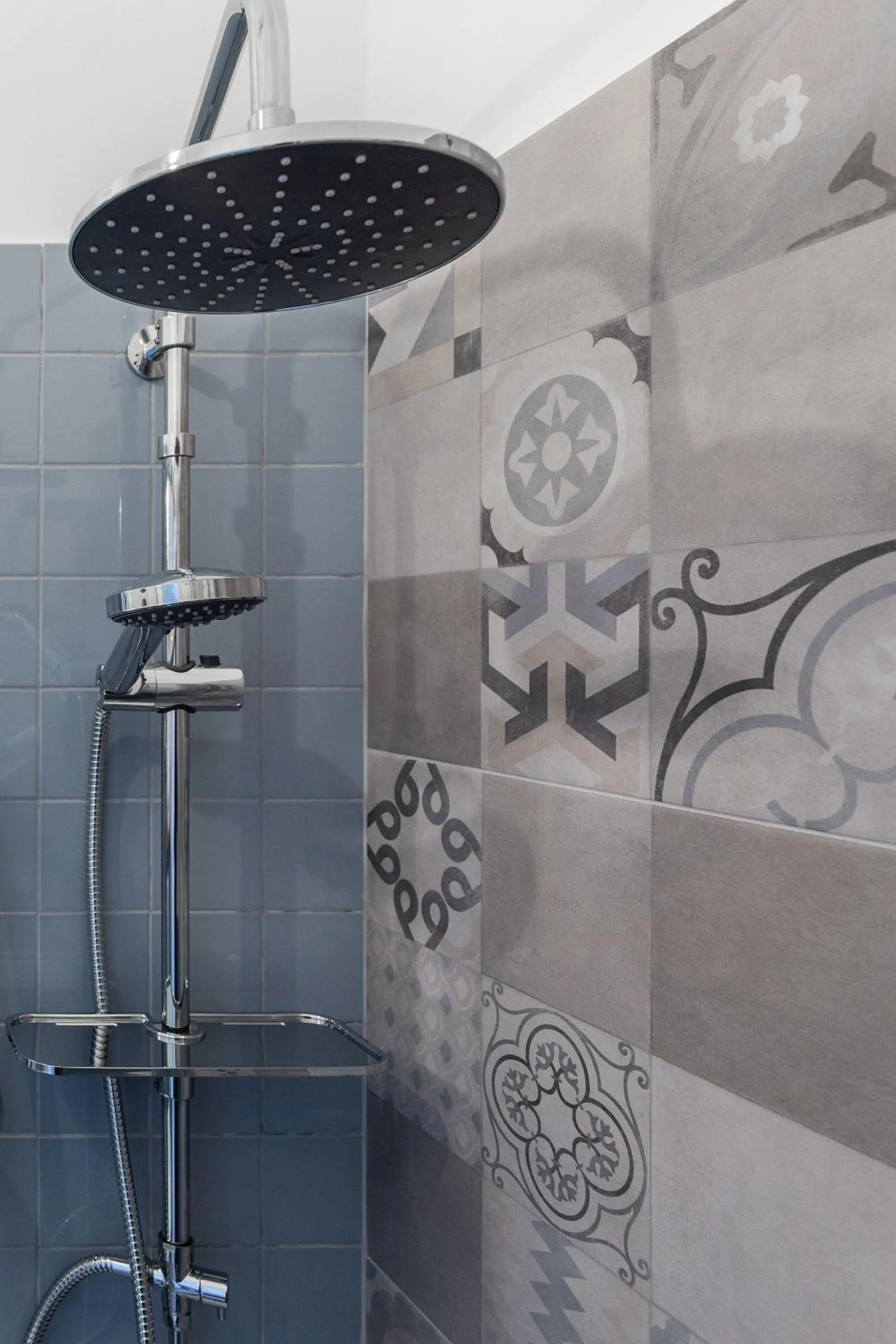 Shower in La Figlia del Capitano