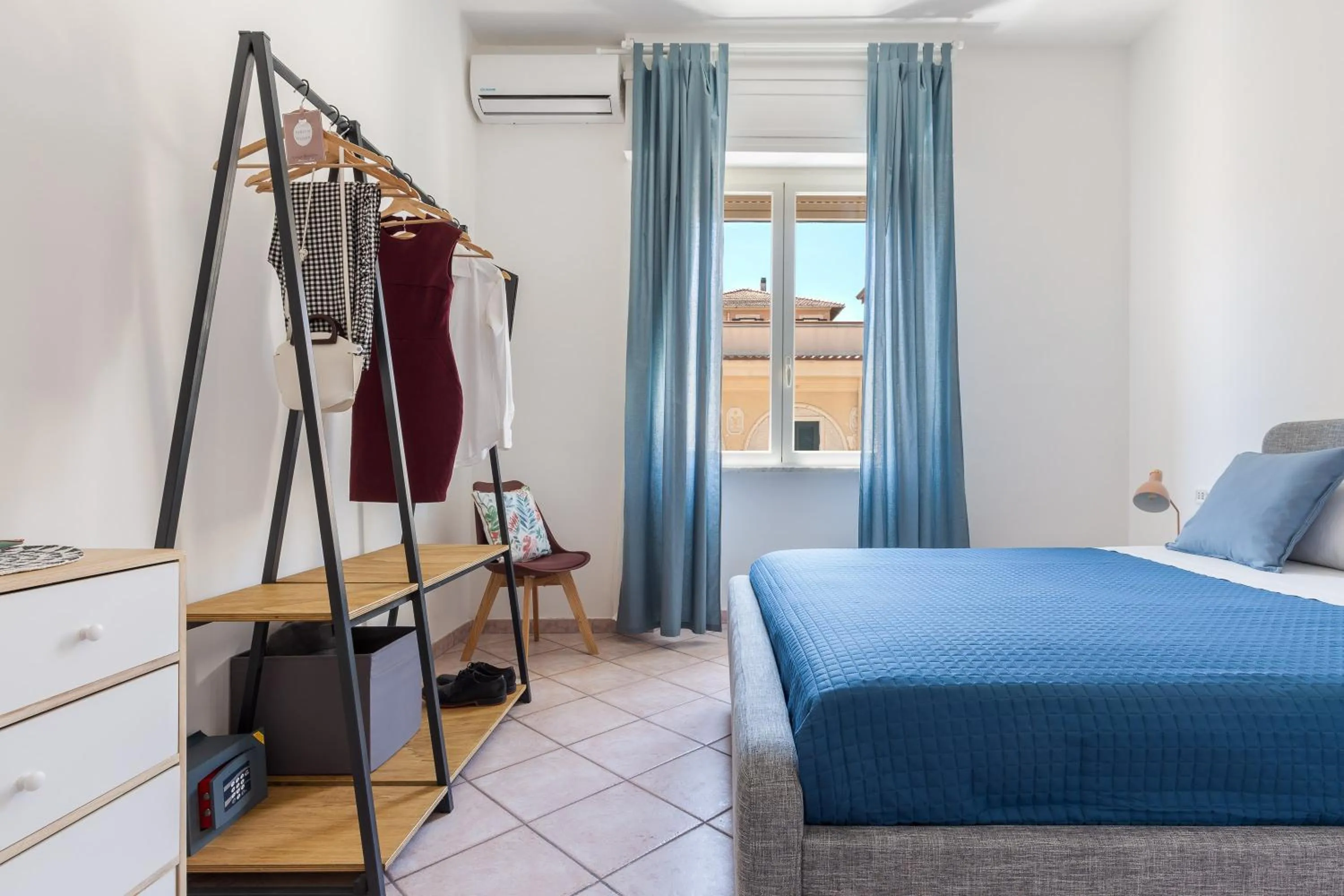 Photo of the whole room, Bed in La Figlia del Capitano