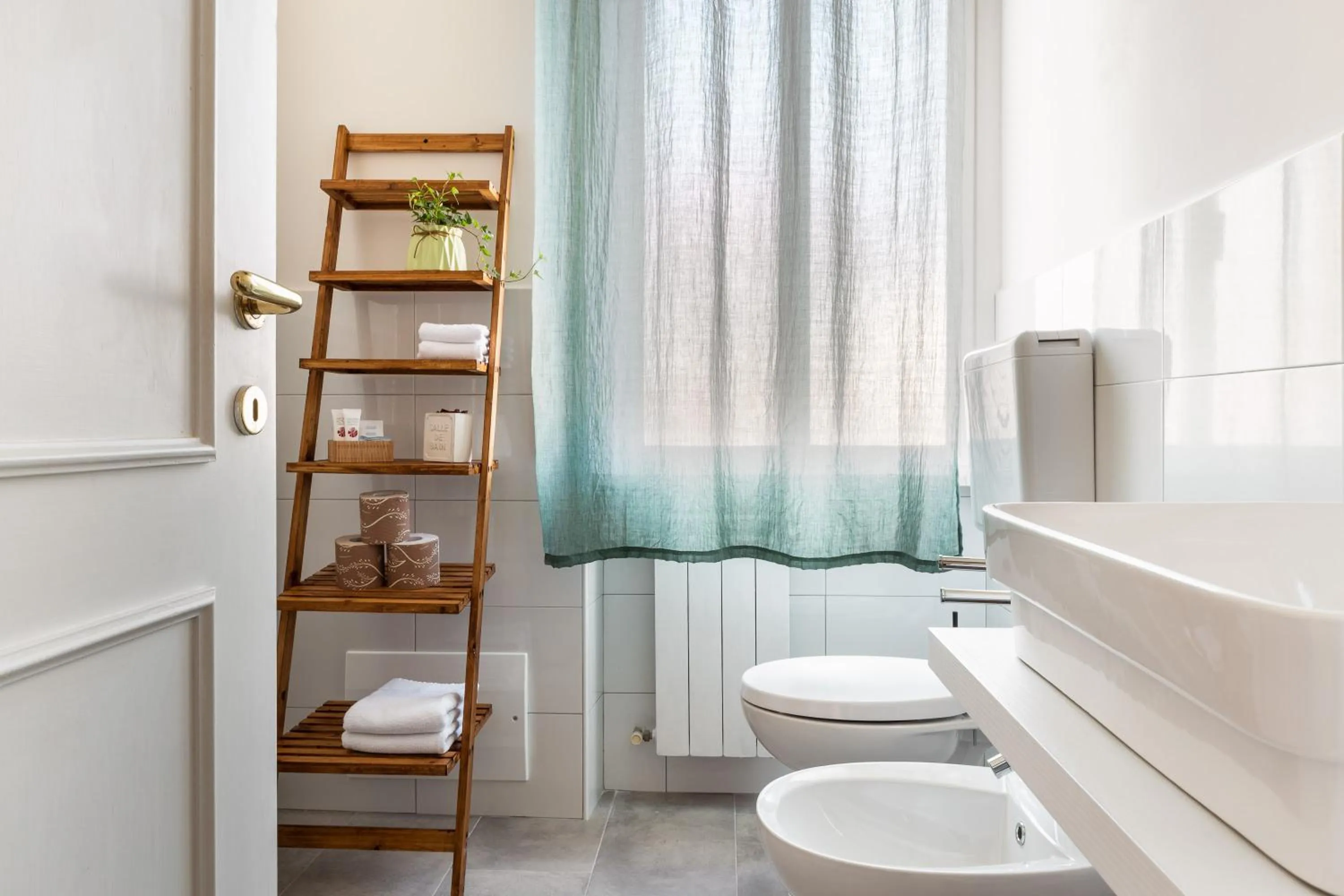 Shower in La Figlia del Capitano