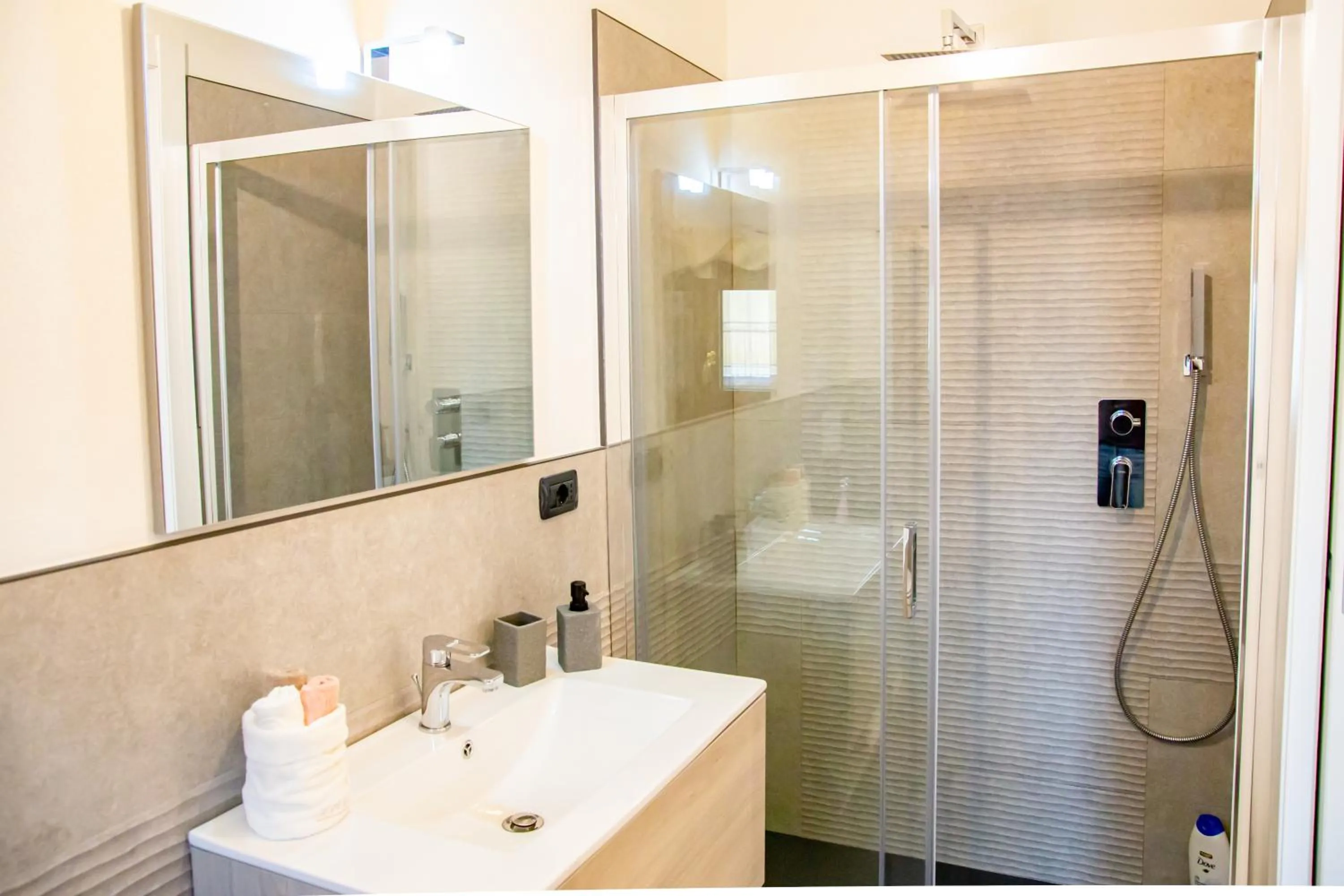 Shower in A Mos Veure B&B