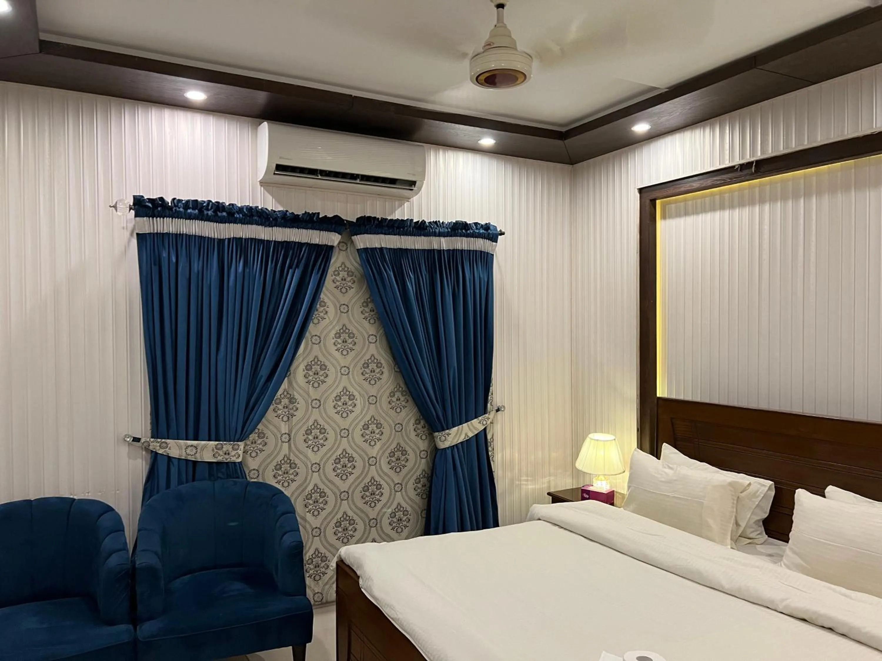 Bed in Vactional Villa Dha Phase 6 Lahore ,Three Bed Room Full House