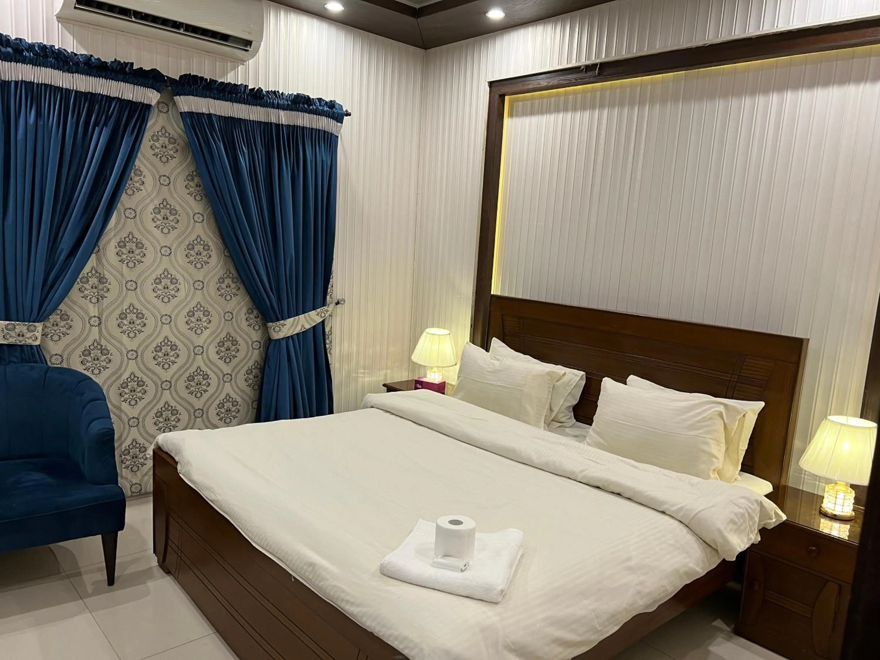 Bed in Vactional Villa Dha Phase 6 Lahore ,Three Bed Room Full House