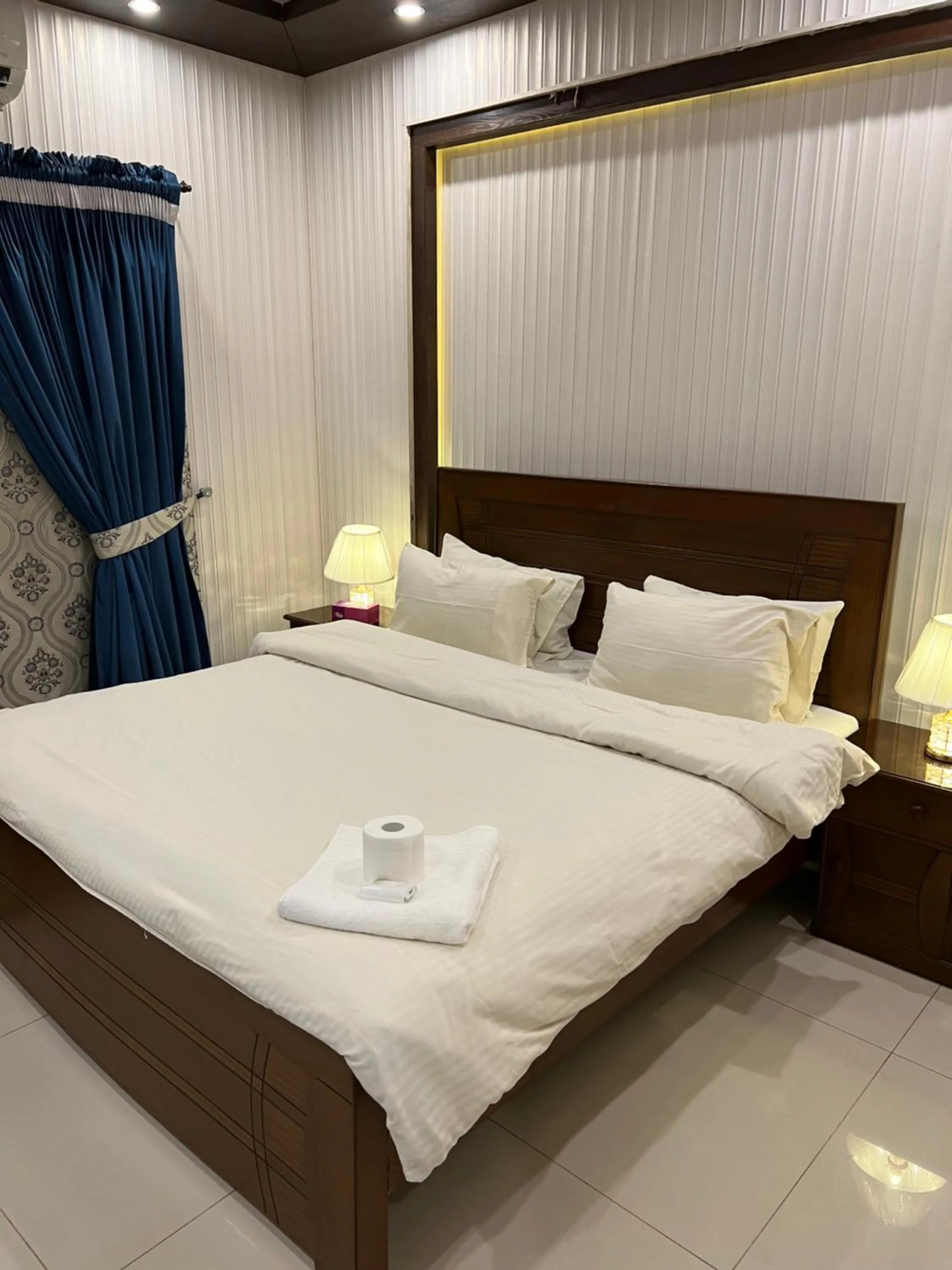 Bed in Vactional Villa Dha Phase 6 Lahore ,Three Bed Room Full House