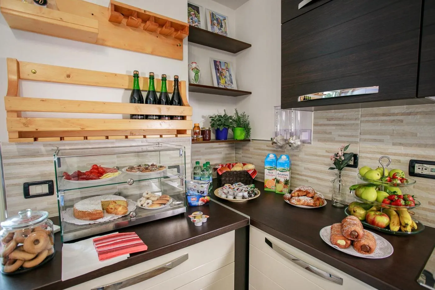 Breakfast in B&B Scirocco House