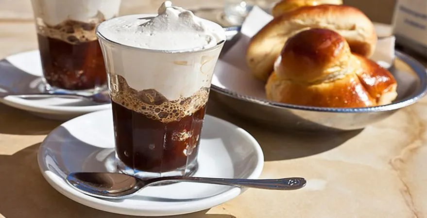 Food and drinks in B&B Scirocco House