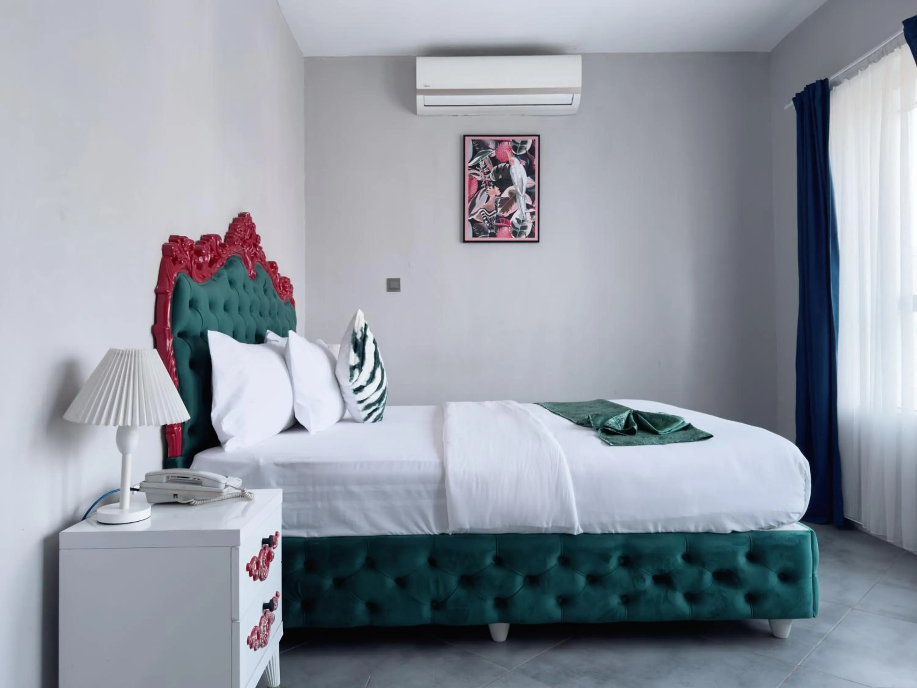 Bed in Euro Homes Hotel