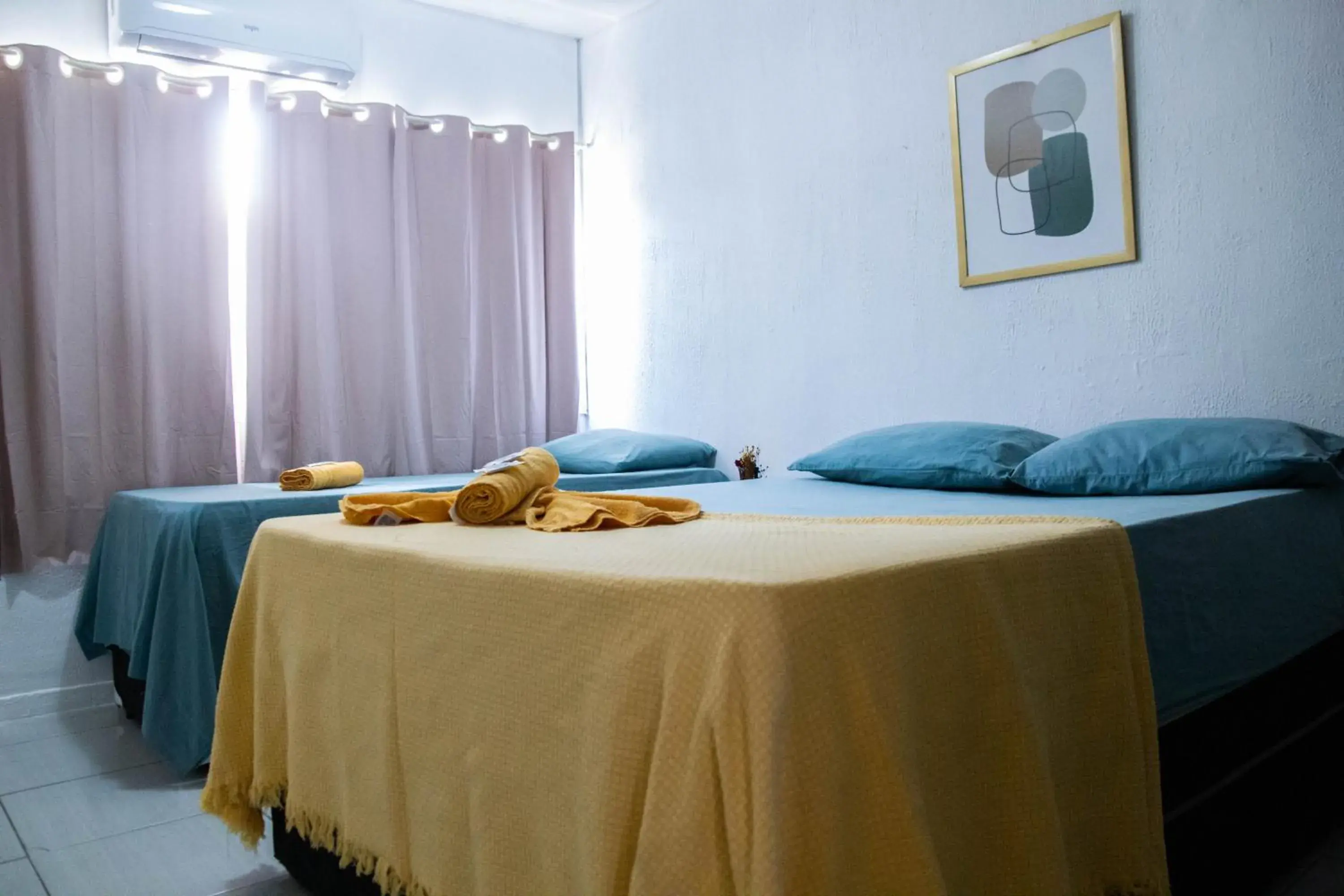 Triple Room - single occupancy in Casa da Esquina Pousada Triple Room - single occupancy in Casa da Esquina Pousada