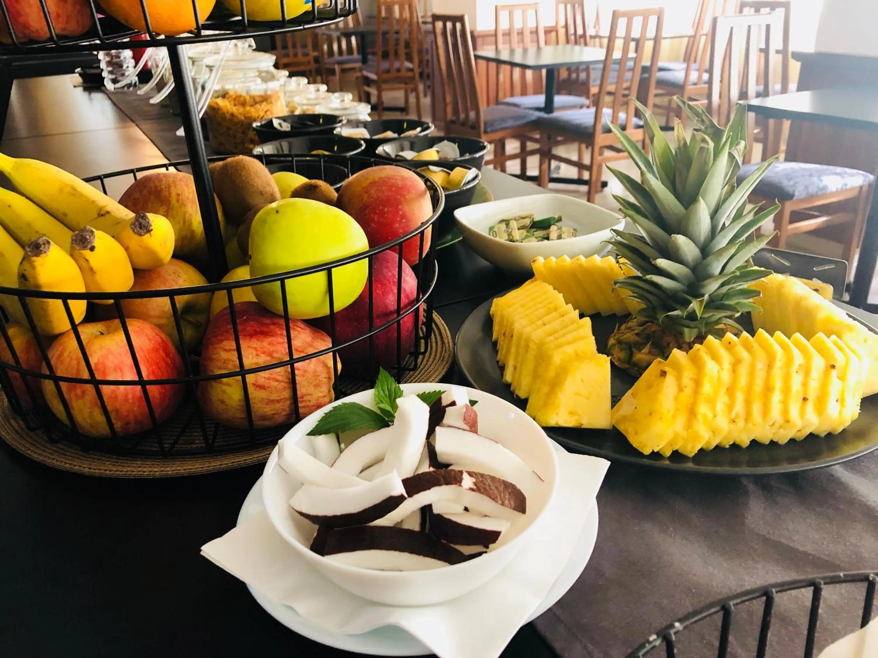 Food and drinks in Hotel Aplo - Breakfast Experience