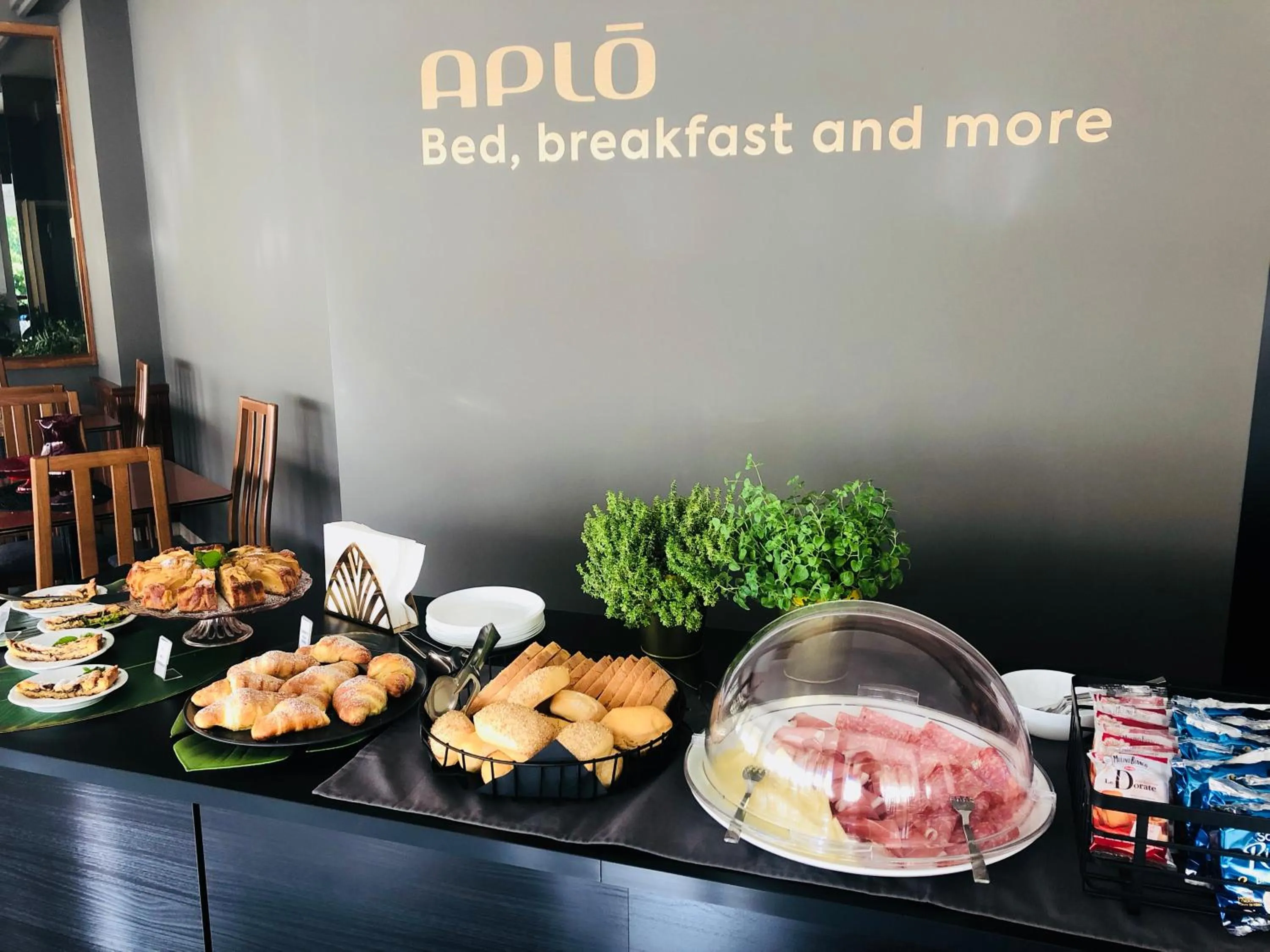 Continental breakfast in Hotel Aplo - Breakfast Experience