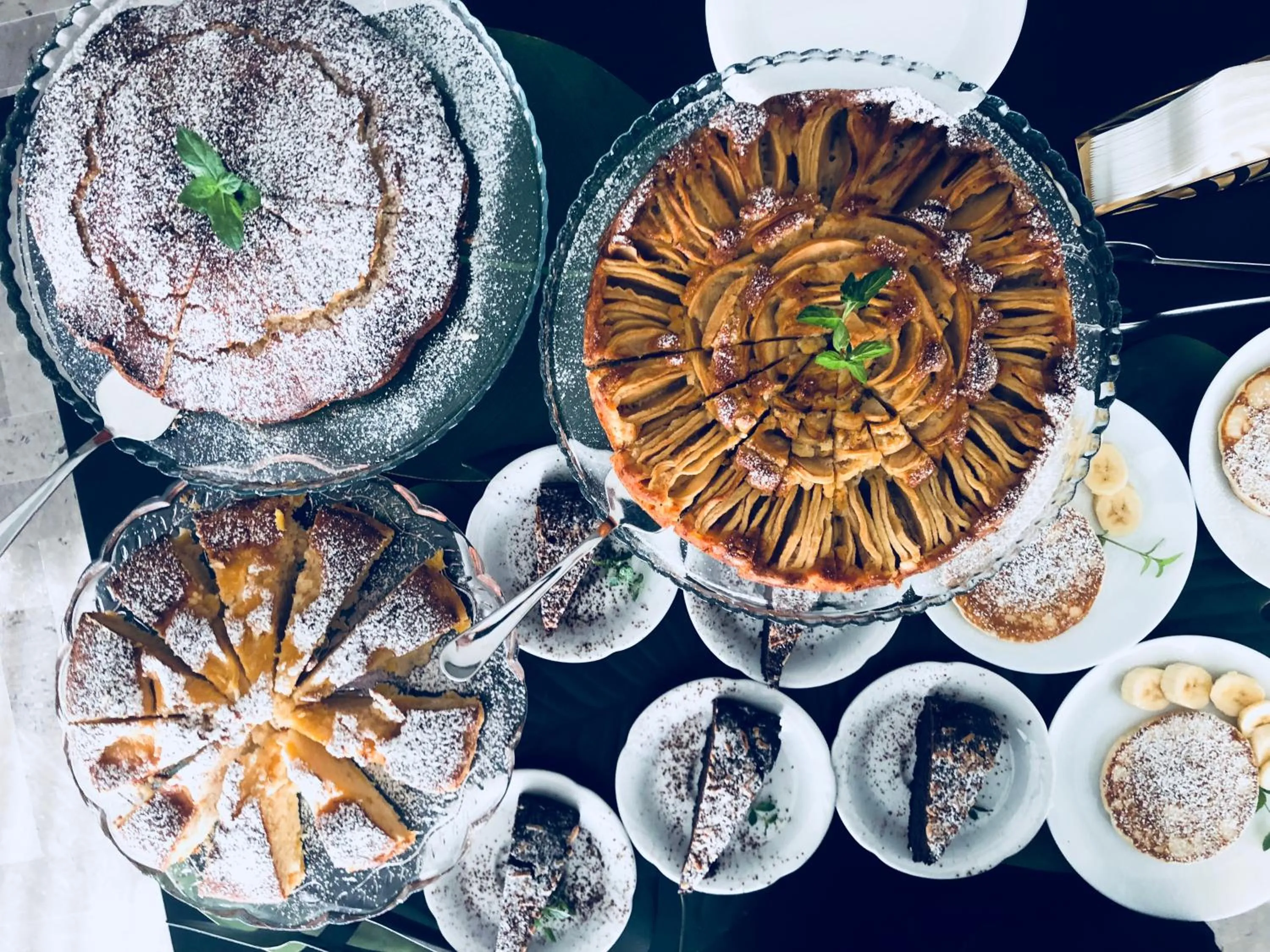 Food and drinks in Hotel Aplo - Breakfast Experience