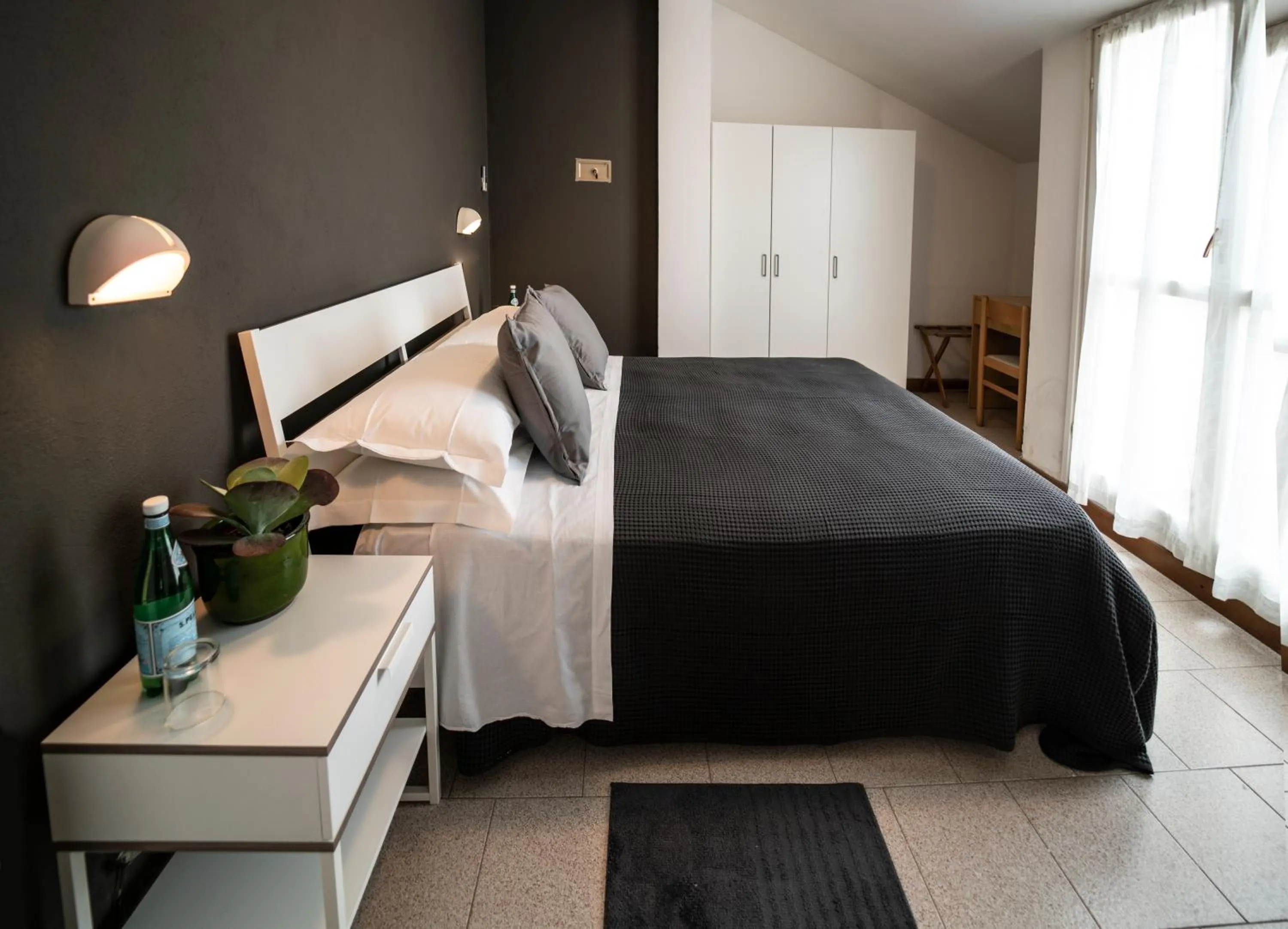 Bedroom, Bed in Hotel Aplo - Breakfast Experience