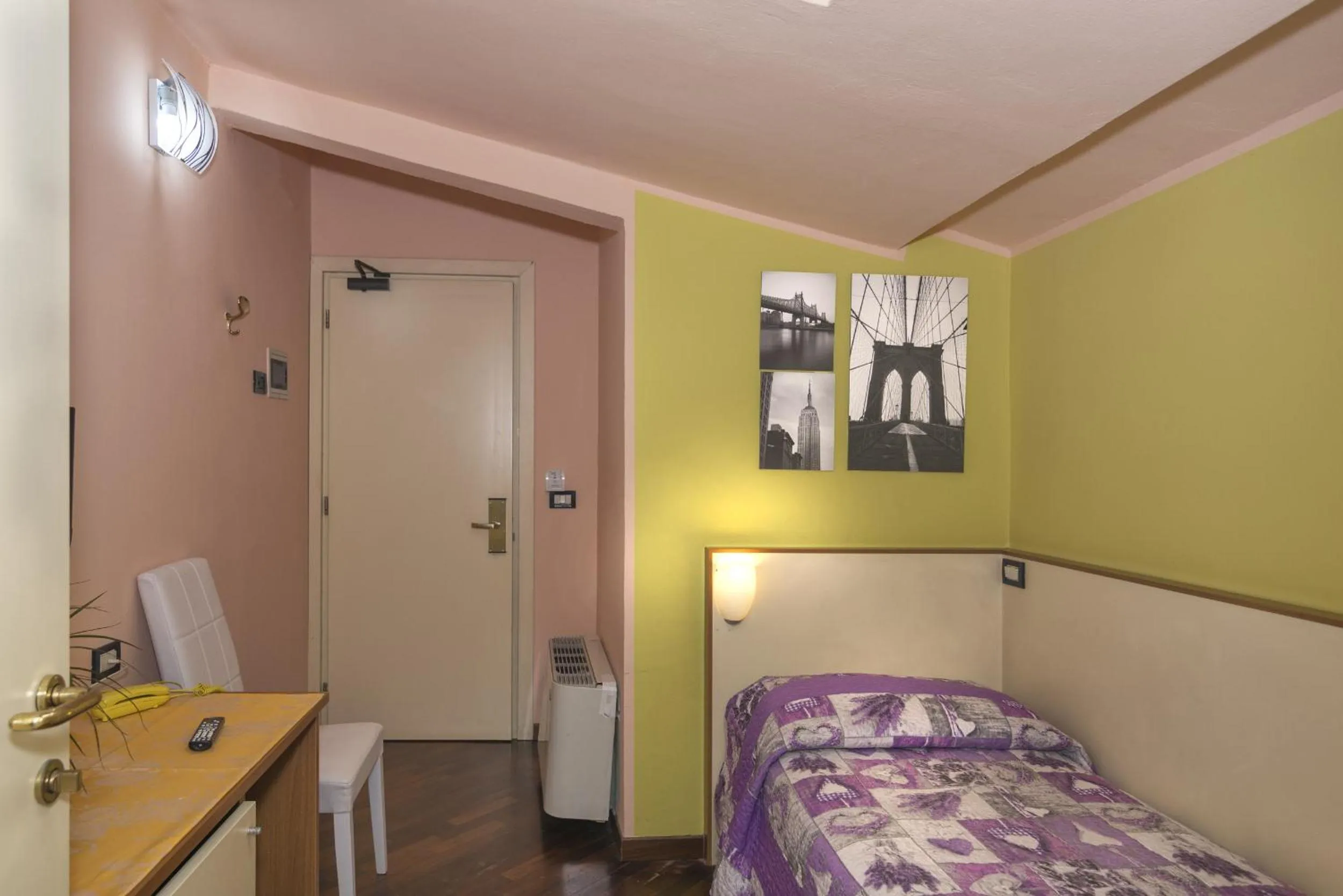 Photo of the whole room, Bed in Hotel Il Giardino