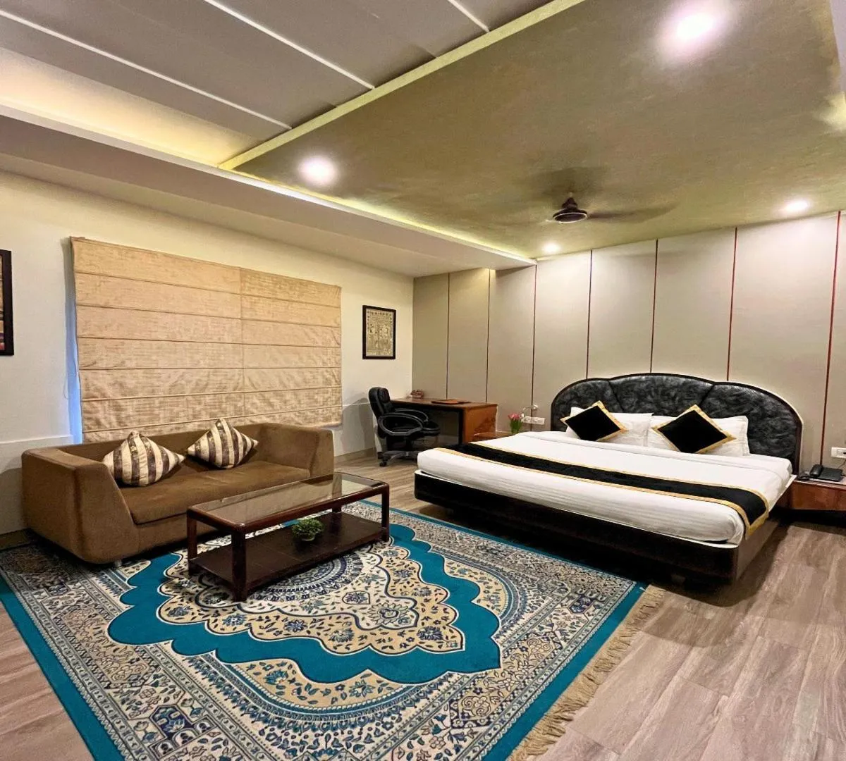 Bedroom, Bed in Hotel Runway Inn