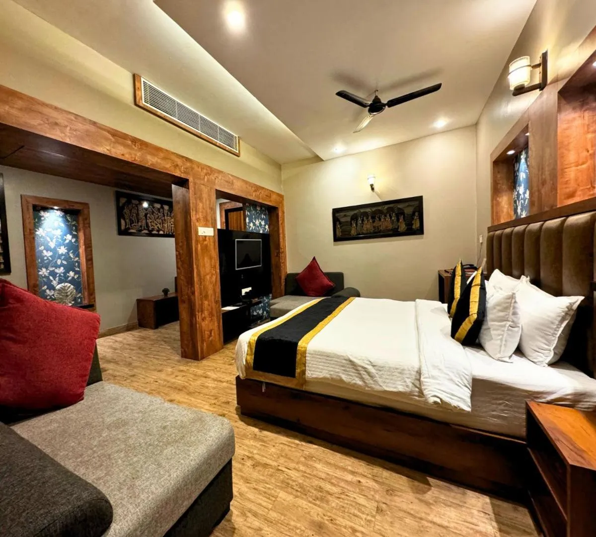 Bedroom, Bed in Hotel Runway Inn