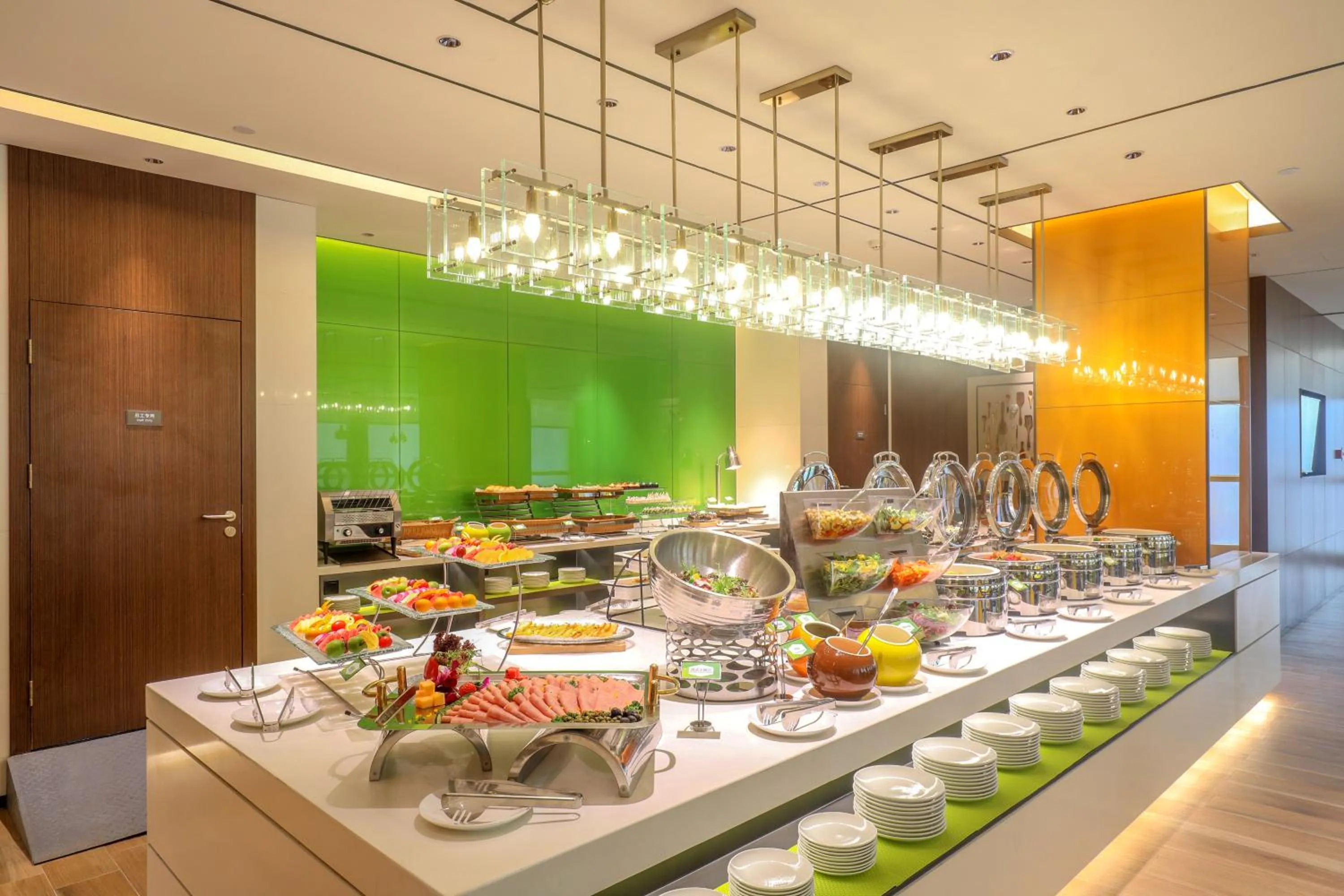 Restaurant/places to eat in Hampton by Hilton Guangzhou Dongxiaonan