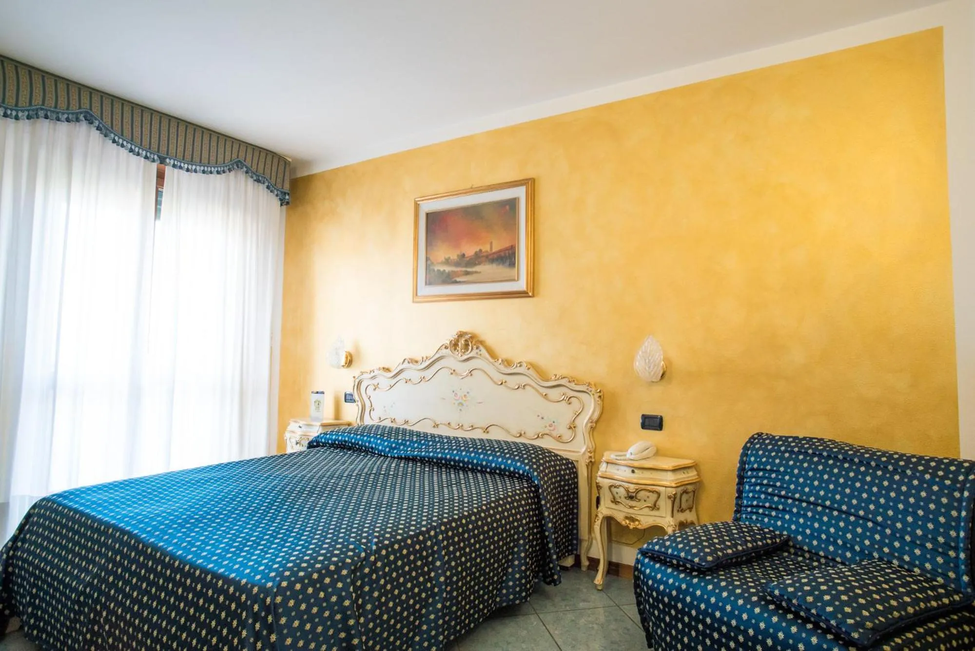 Photo of the whole room, Bed in Hotel Confine