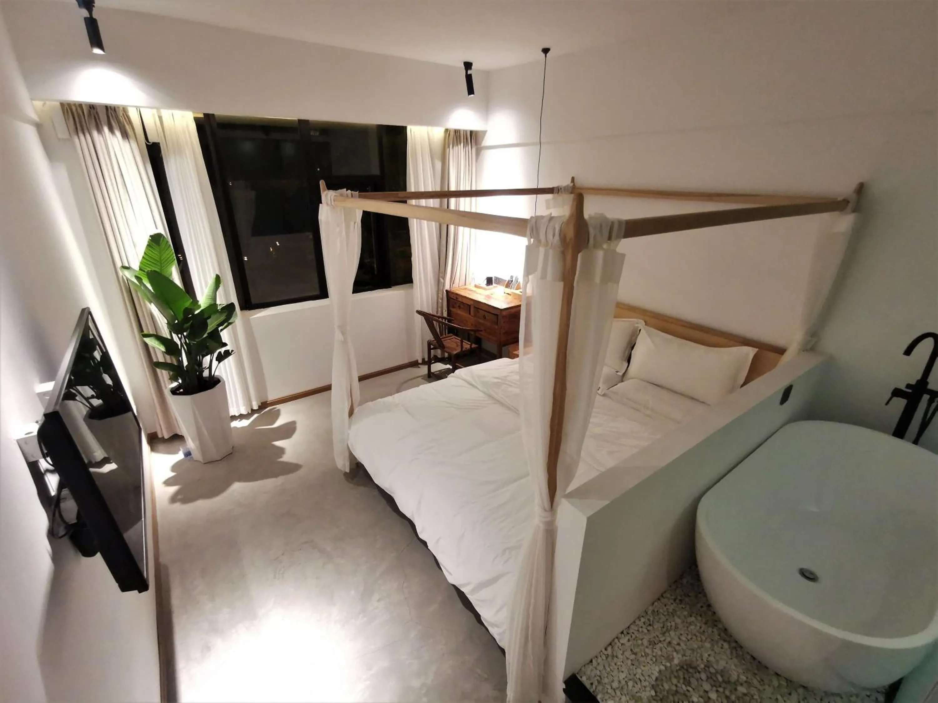 Bed in Moonlight Hotel