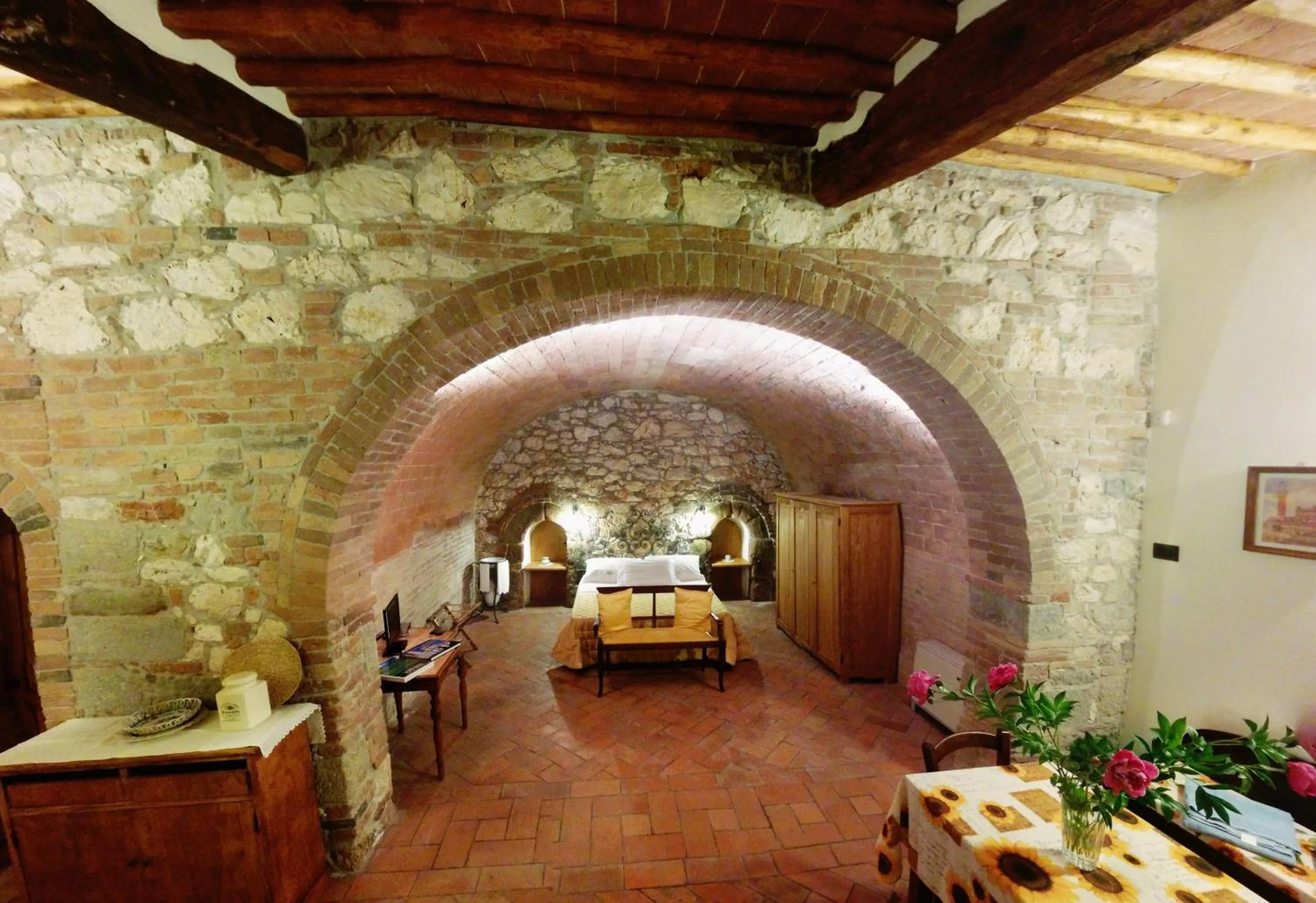Photo of the whole room in La Fornace di San Galgano