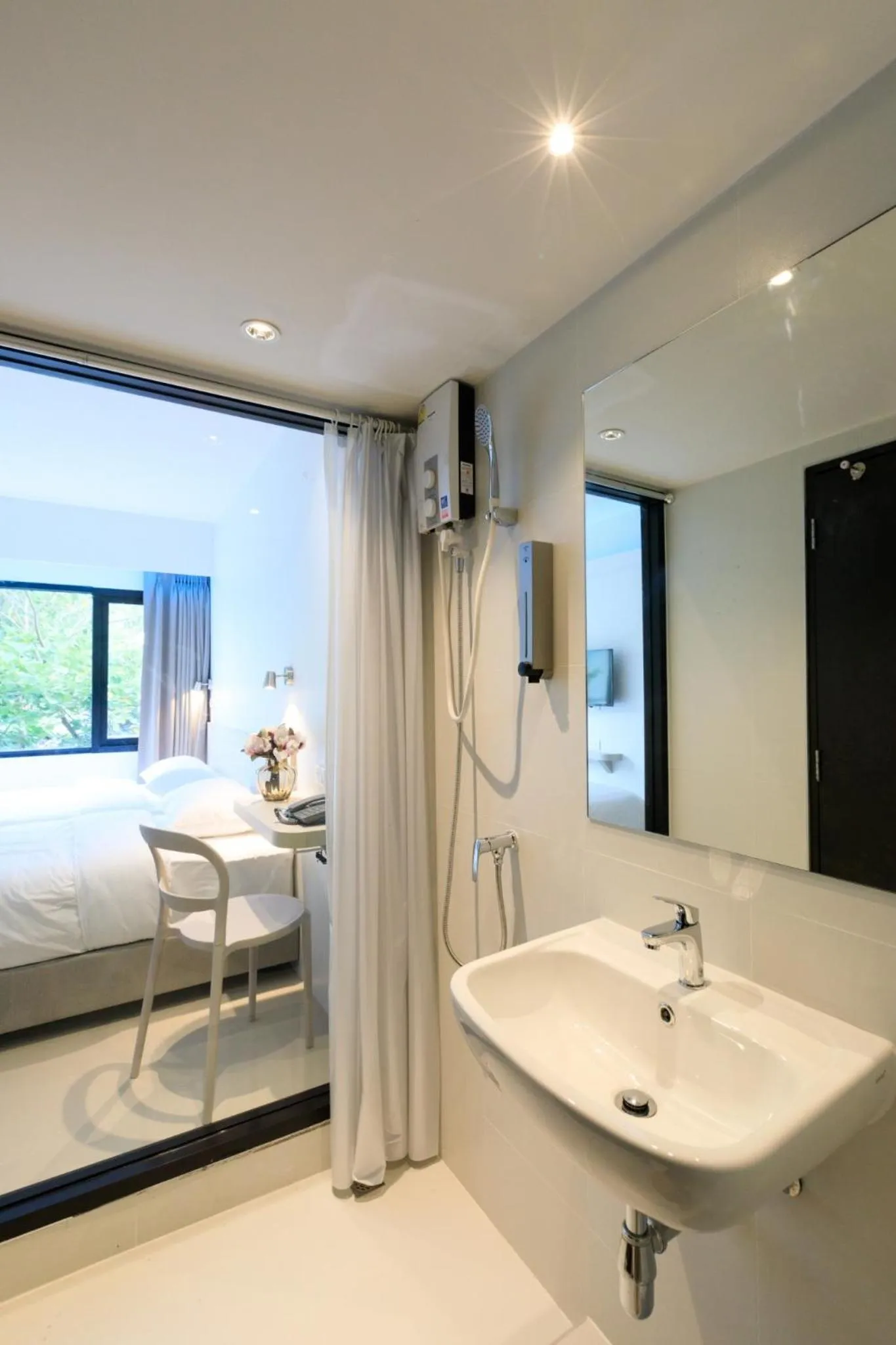 Bathroom, Bed in Prima House Pattaya