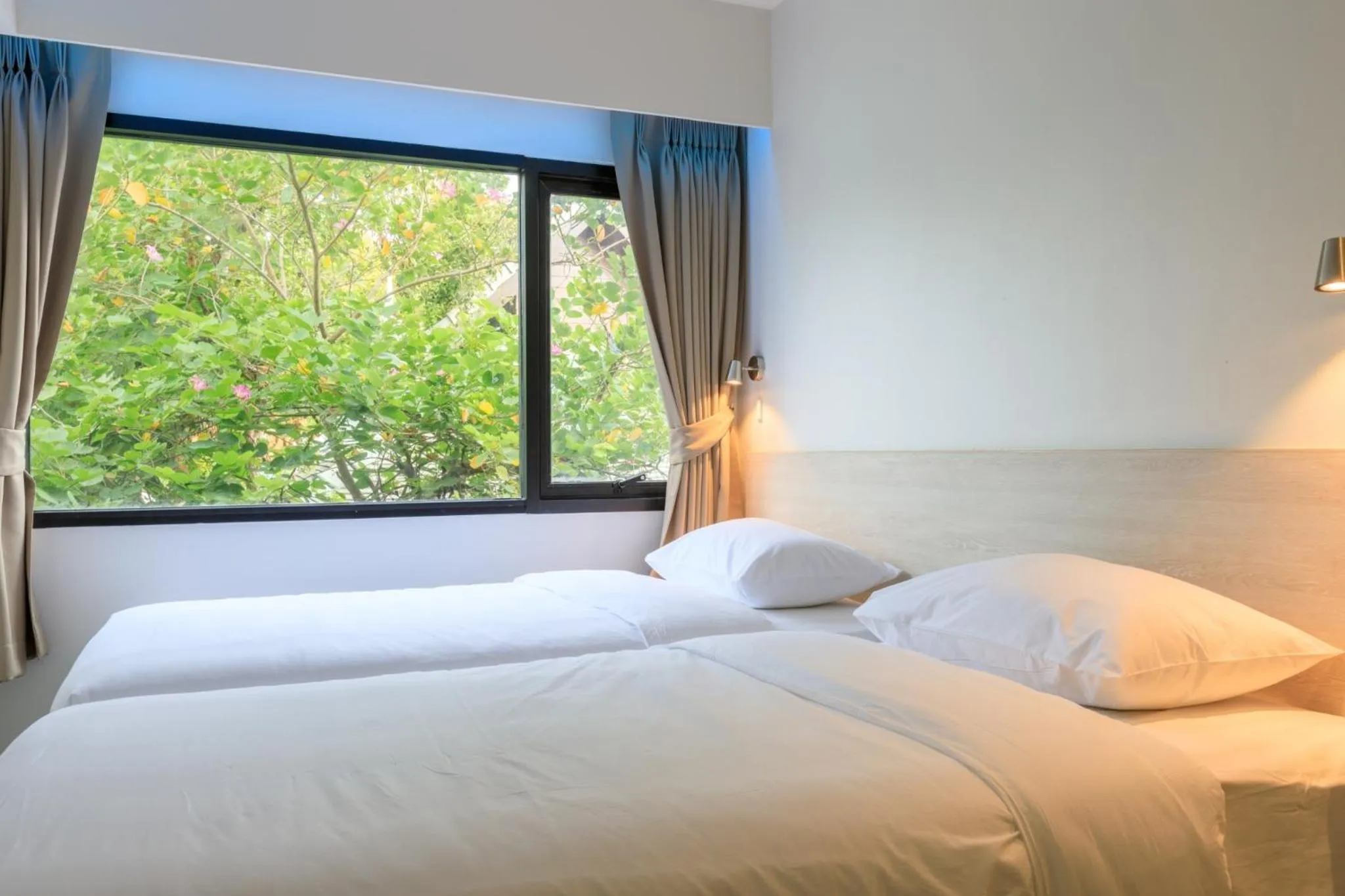 Photo of the whole room, Bed in Prima House Pattaya