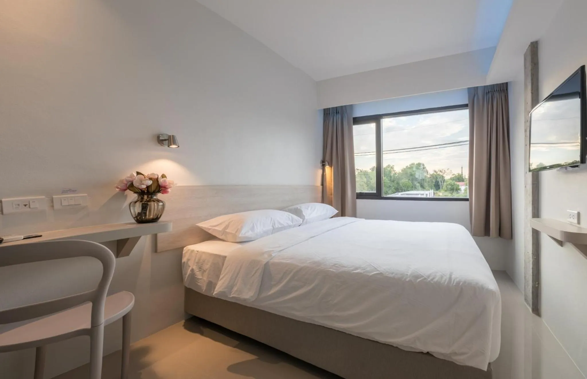 Bedroom, Bed in Prima House Pattaya