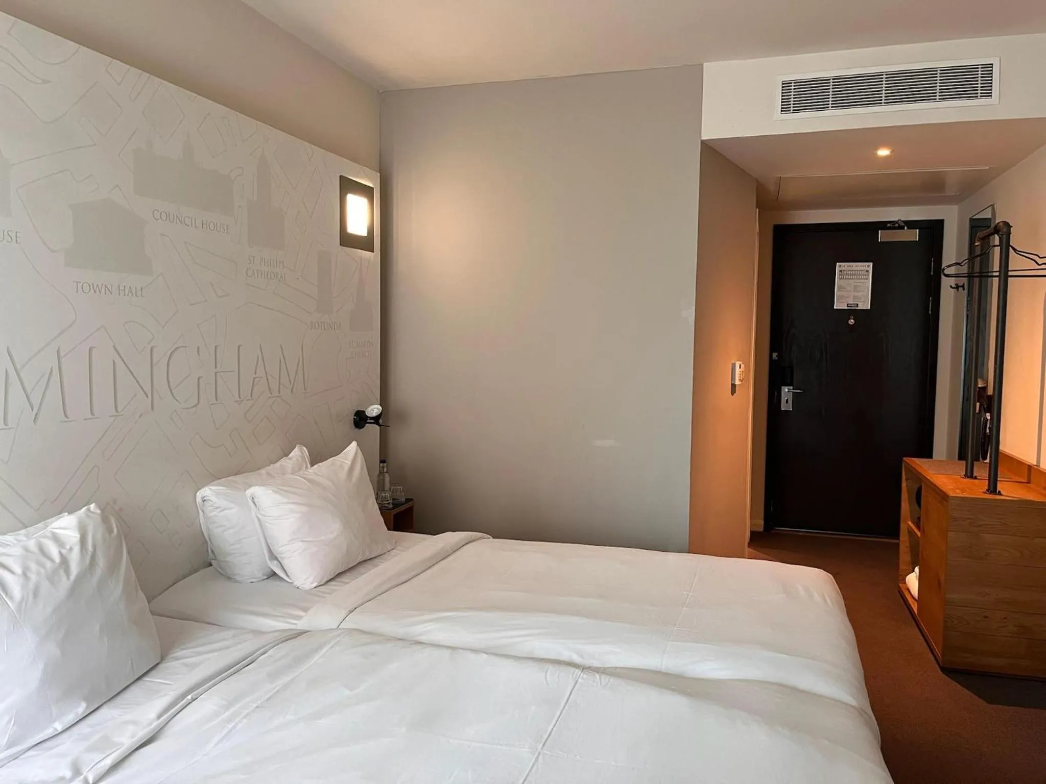 Photo of the whole room, Bed in pentahotel Birmingham