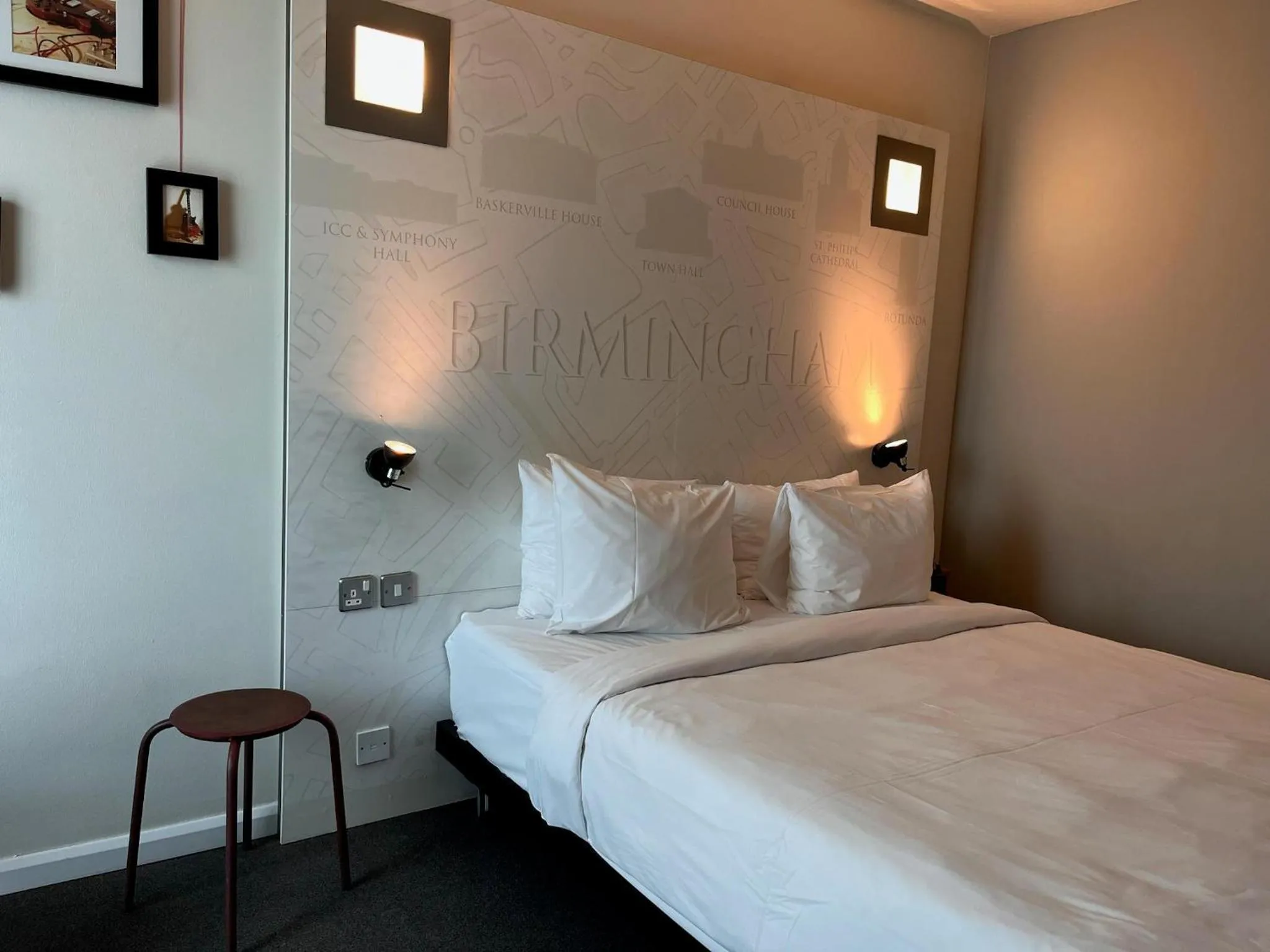 Photo of the whole room, Bed in pentahotel Birmingham