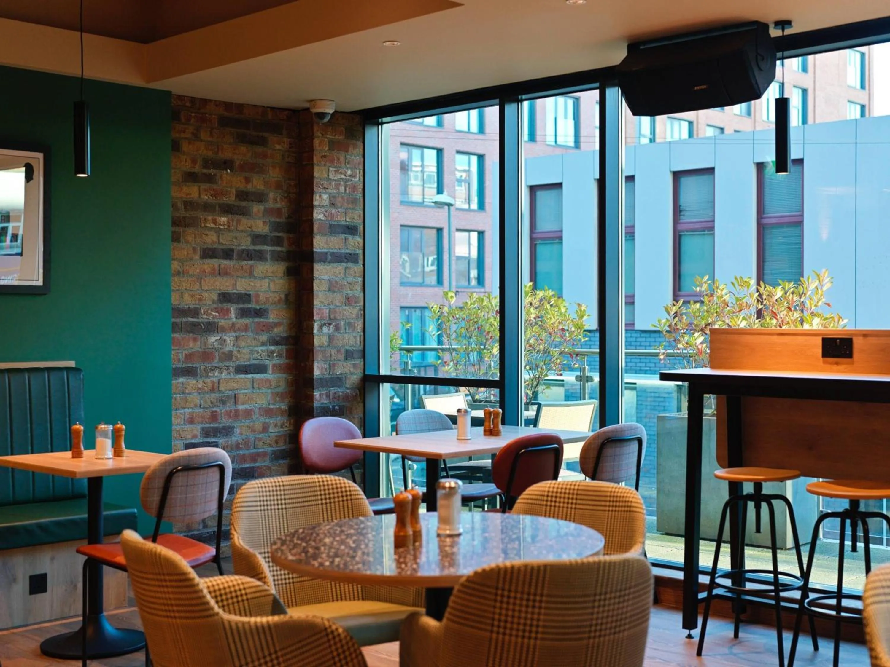 Lounge or bar in B&B HOTEL Birmingham Centre