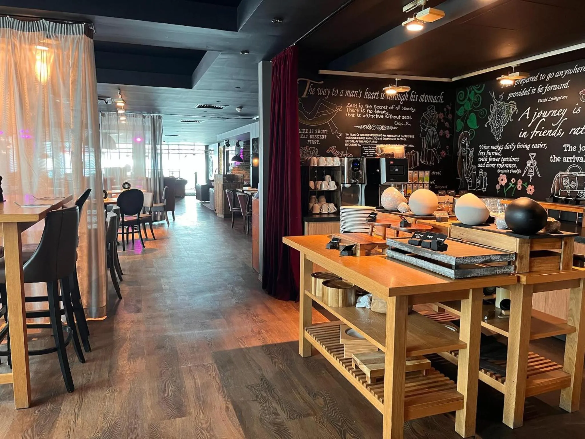 Restaurant/places to eat in pentahotel Birmingham