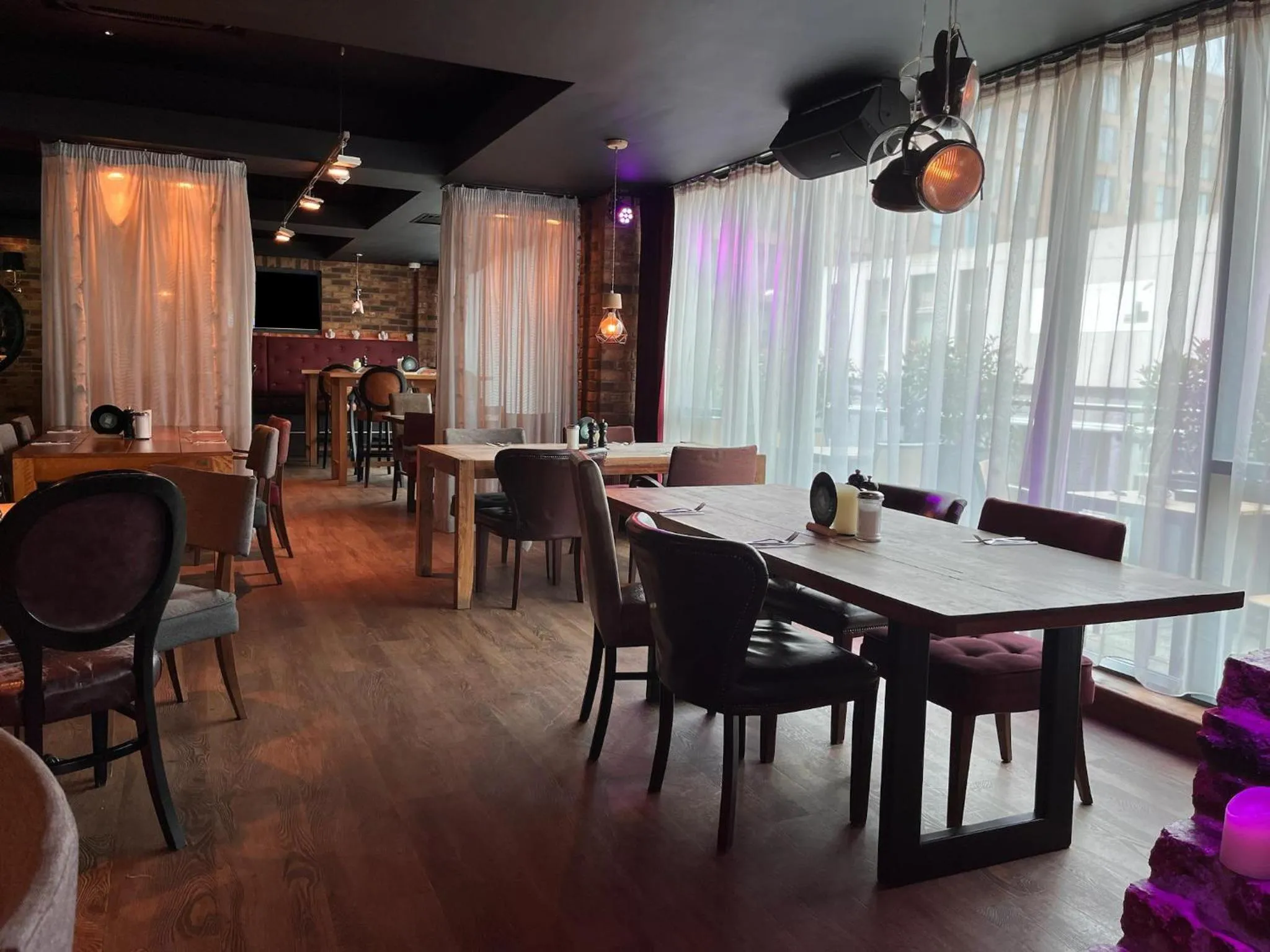 Restaurant/places to eat in pentahotel Birmingham