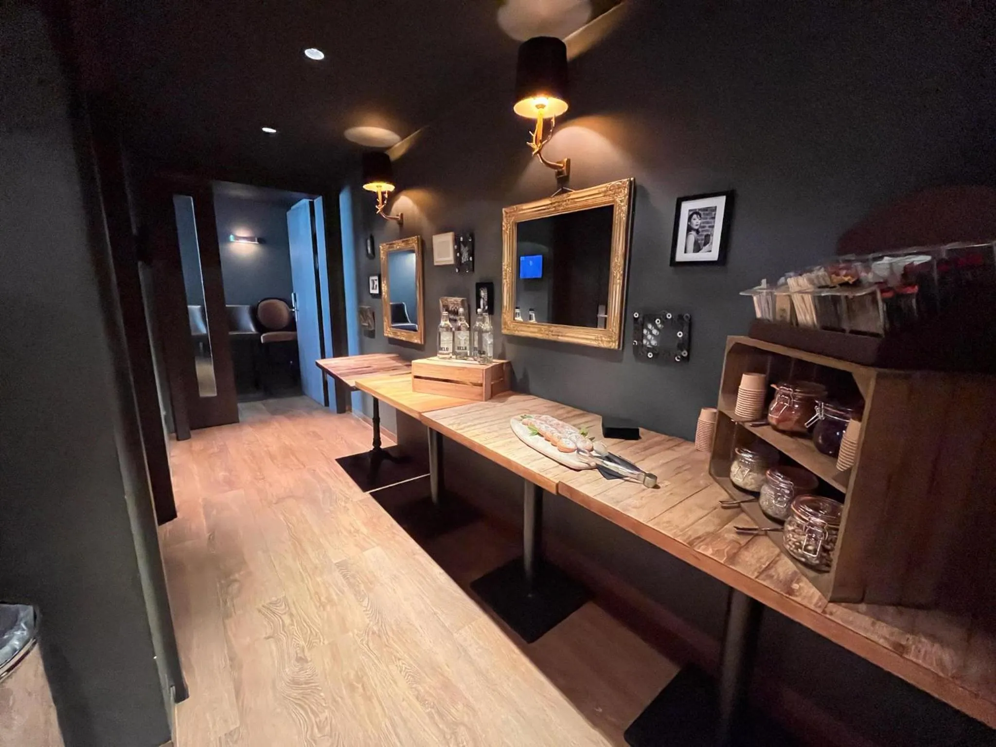 Restaurant/places to eat in pentahotel Birmingham