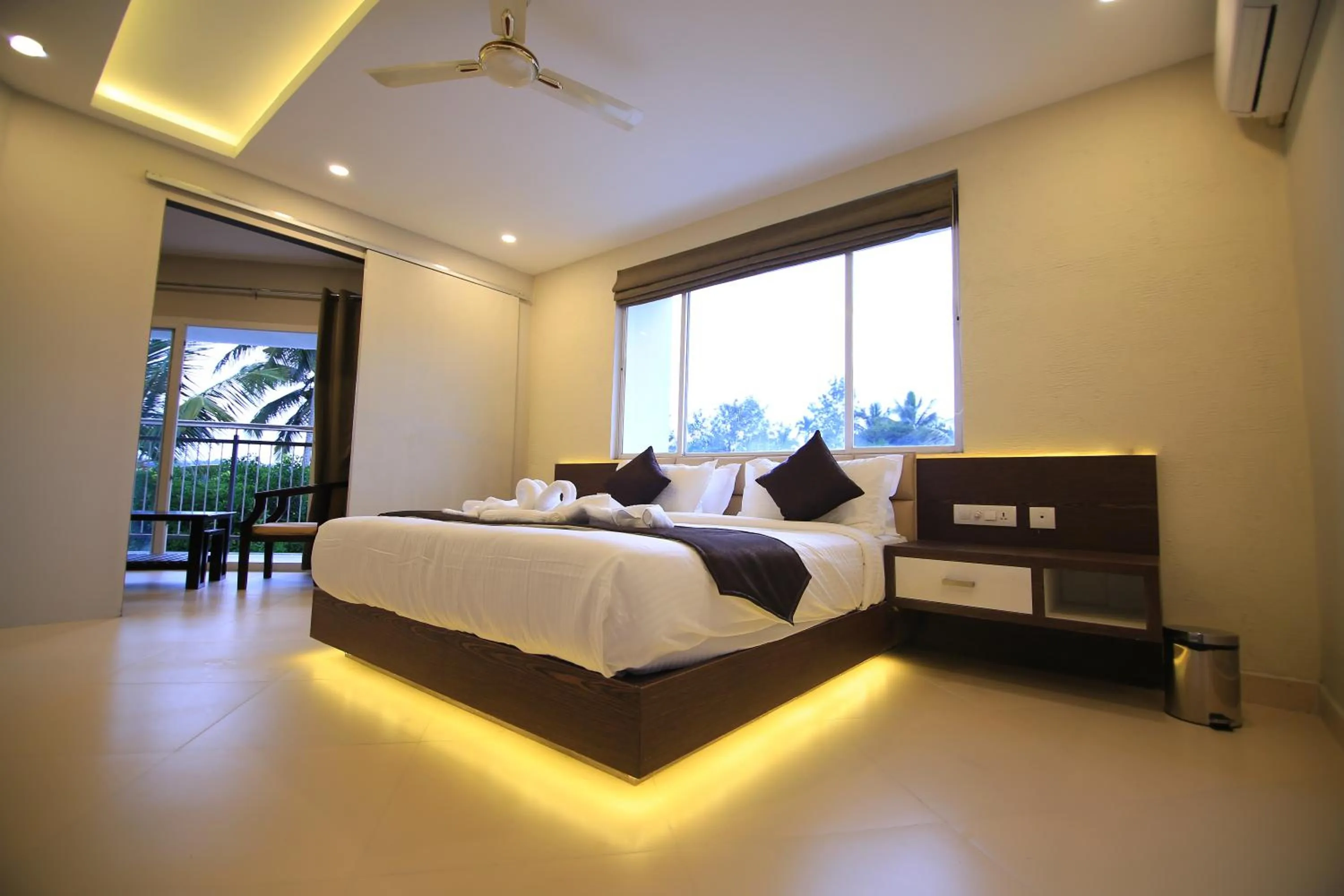 Bed in Hotel Le Sapphire