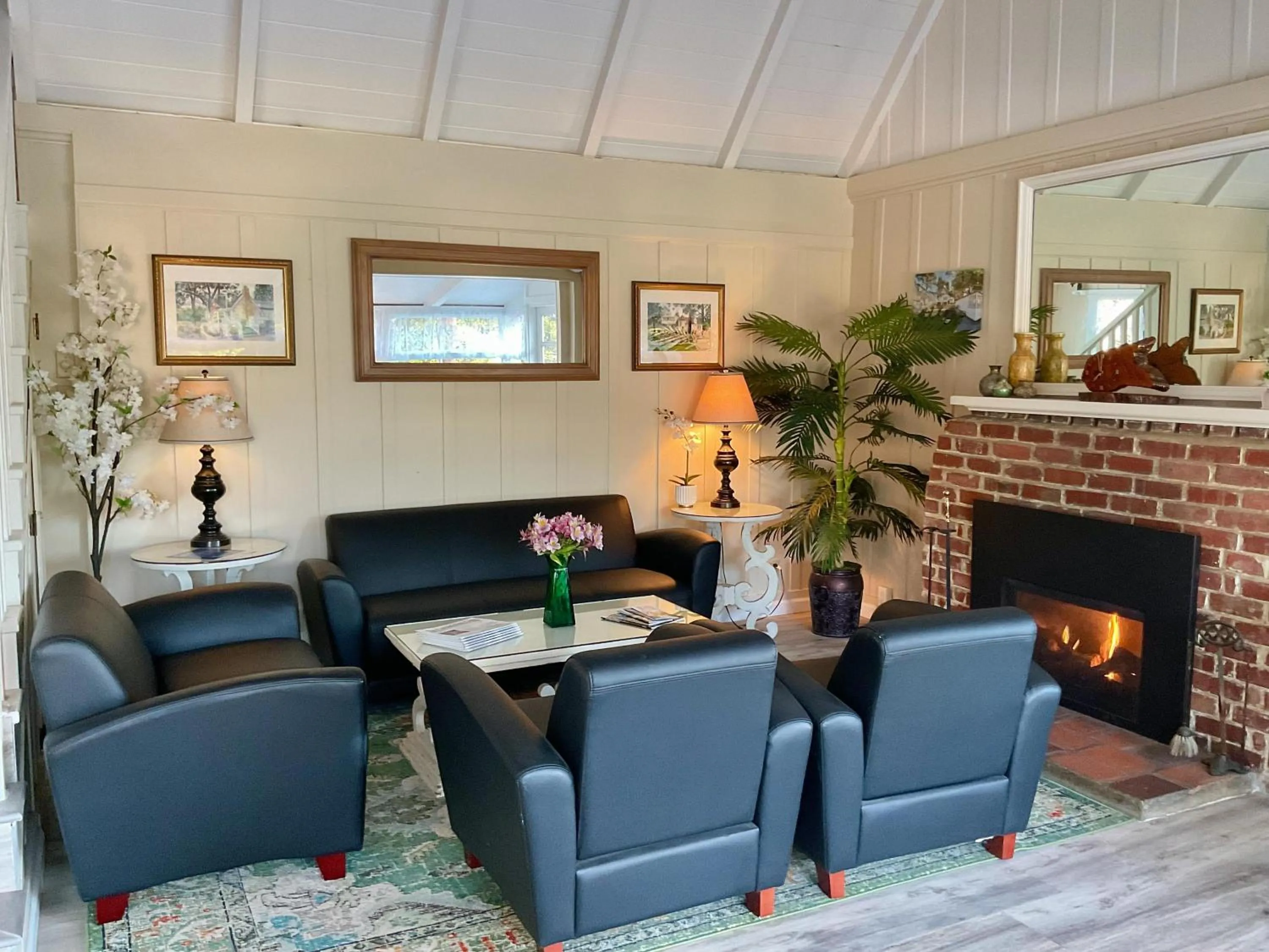 Coffee/tea facilities in Carmel Green Lantern Inn