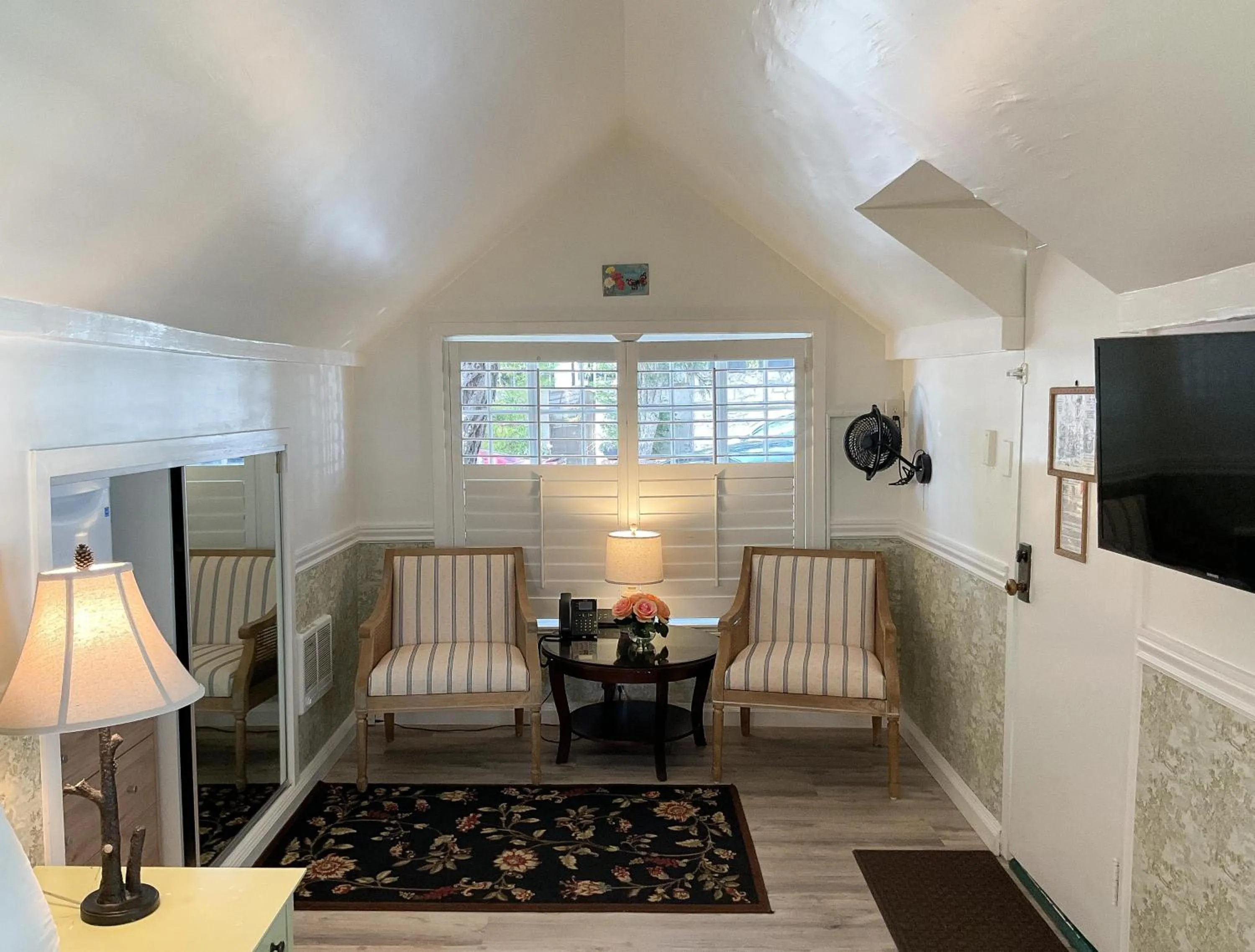 TV and multimedia in Carmel Green Lantern Inn